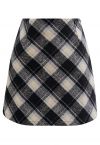 Iconic Plaid Pattern Mini Bud Skirt in Black