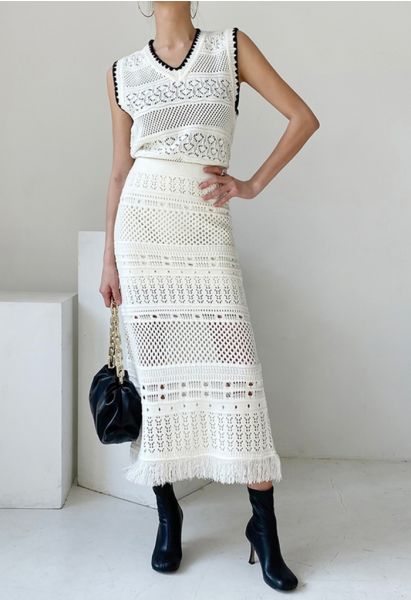 Hollow Out Knit Vest and Tassel Hem Skirt Set