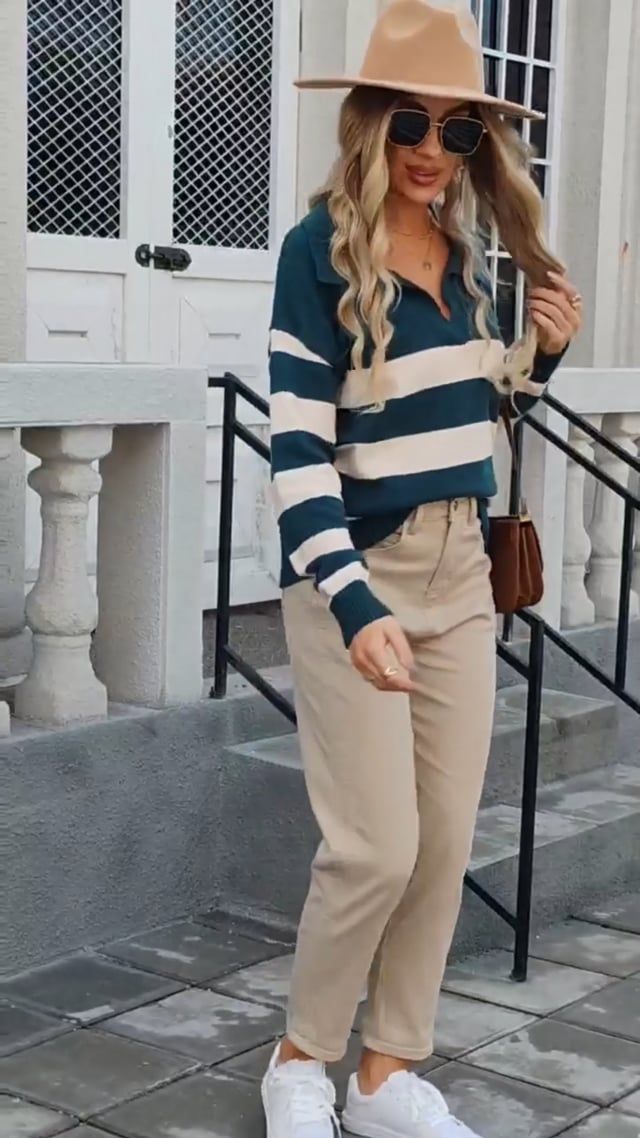 Contrast Stripe Collared V-Neck Knit Sweater in Emerald