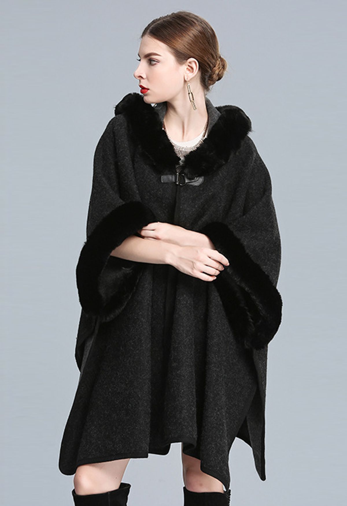 実際の写真見たいですcozy worldwide black faux fur hoodzip