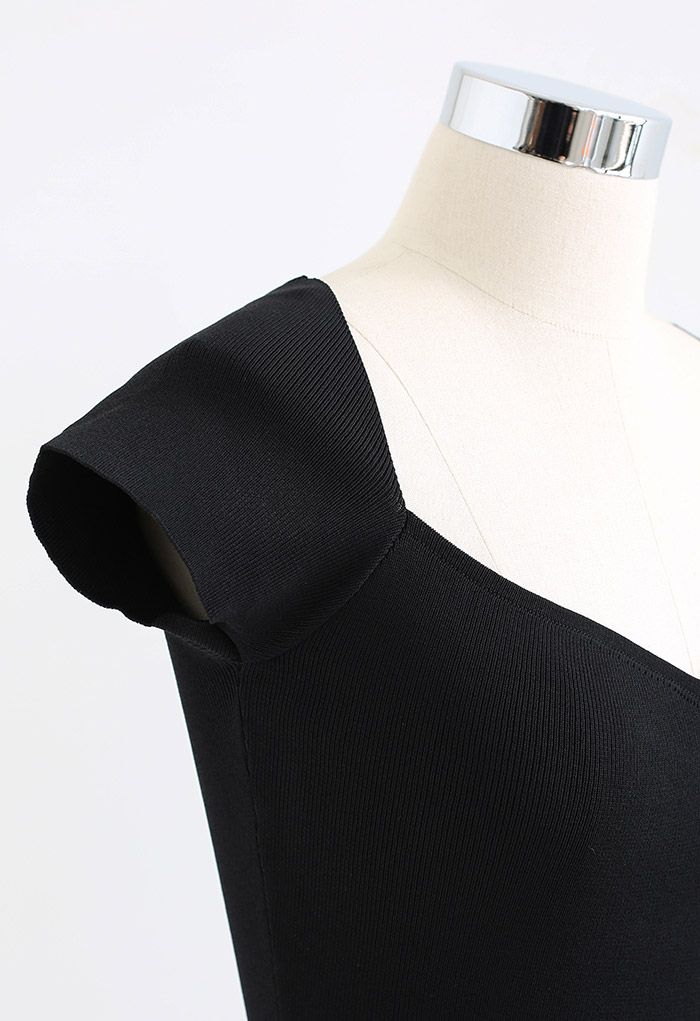 Sweetheart Neck Short-Sleeve Fitted Knit Top in Black - Retro, Indie ...