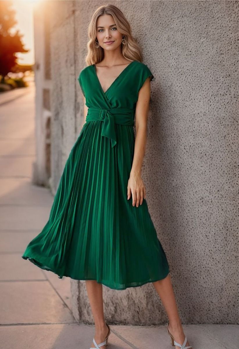 Plus Emerald Green Floral Print Long Sleeve Pleated Midi Dress