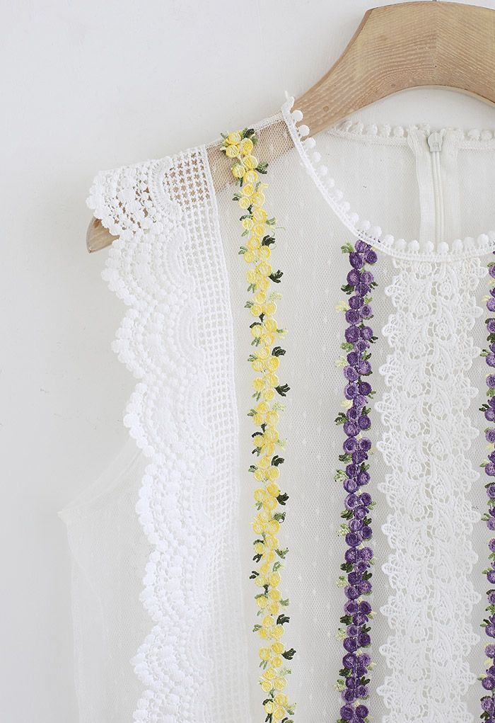 Contrast Floret Crochet Lace Sleeveless Top in White