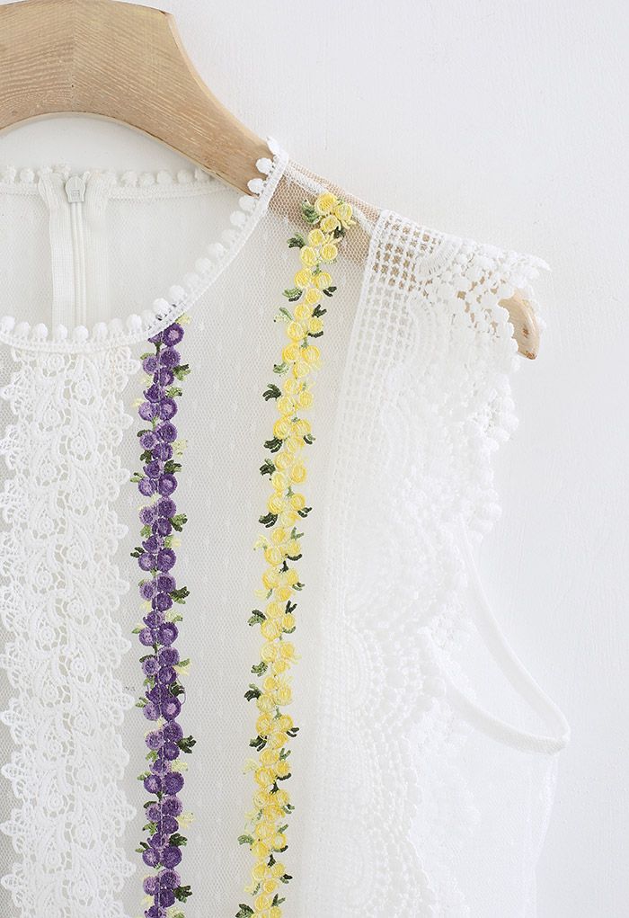 Contrast Floret Crochet Lace Sleeveless Top in White