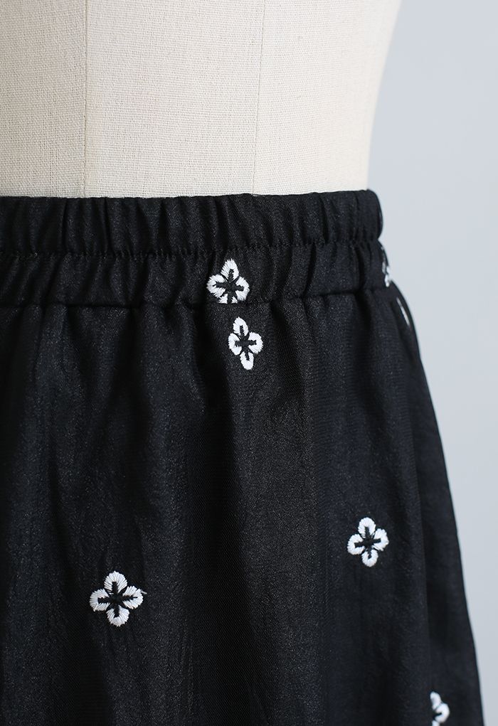 Embroidered Daisy Mesh Overlay Skirt in Black