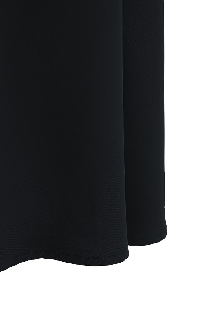 Neat Design Side Pocket Flare Midi Skirt in Black