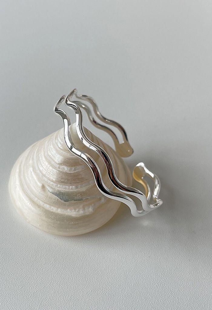 Double-Layer Wavy Shape Bracelet