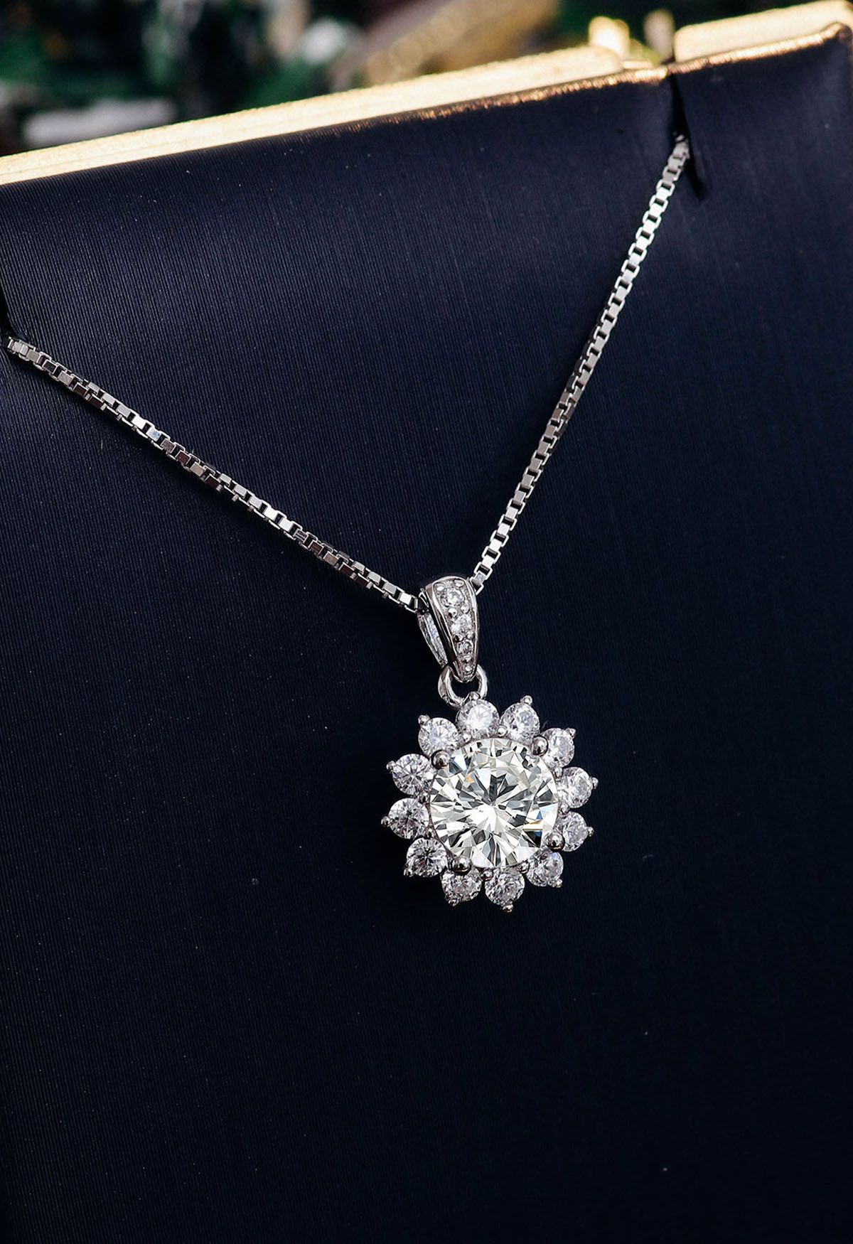 Collier de diamants Moissanite Halo Floral Blooming - Retro, Indie