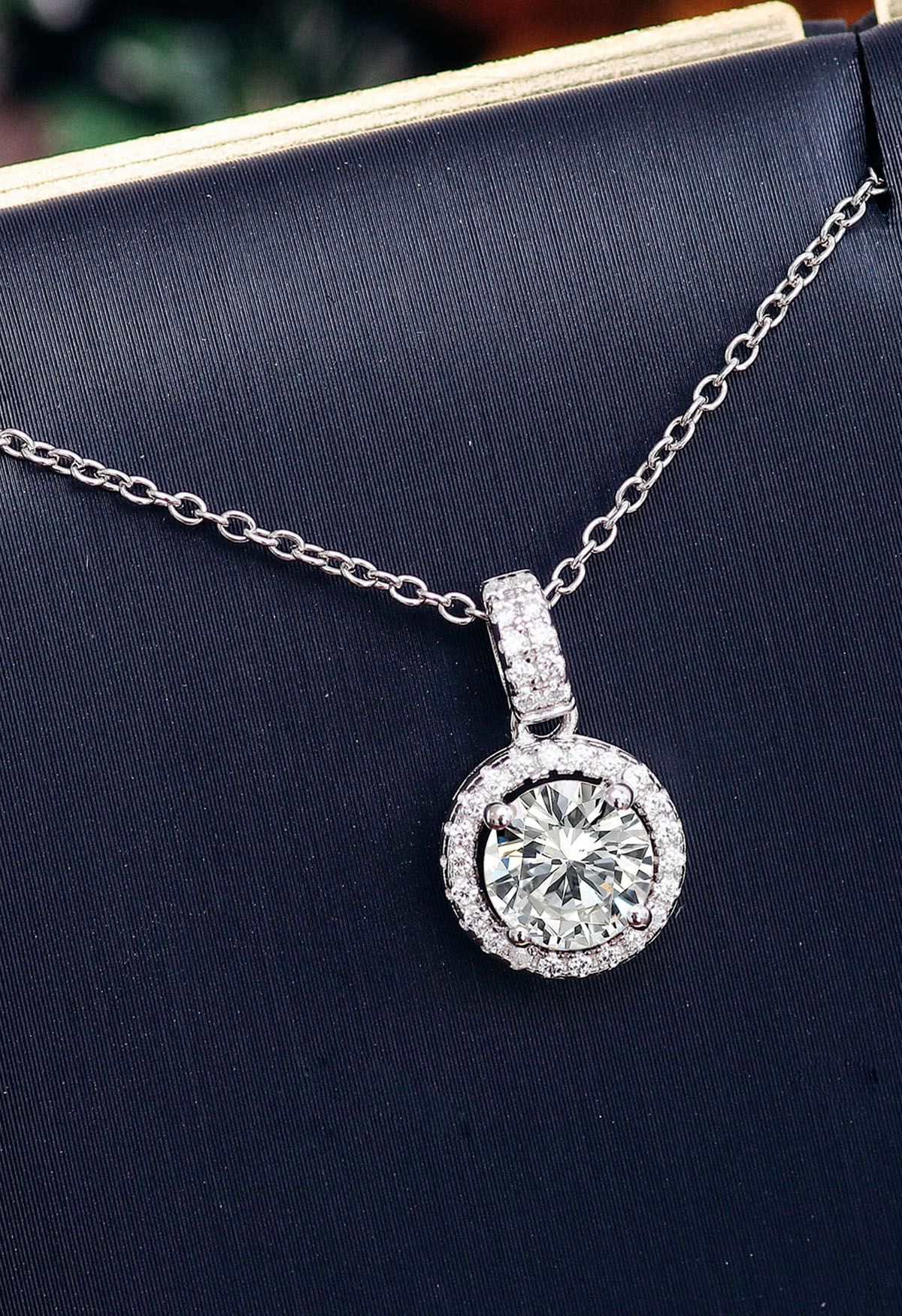 Round Cut Moissanite Diamond Necklace - Retro, Indie and Unique Fashion