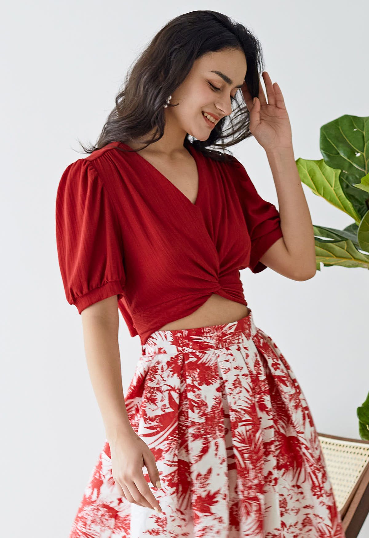 Twisted V-Neck Tie-Bow Crop Top in Red