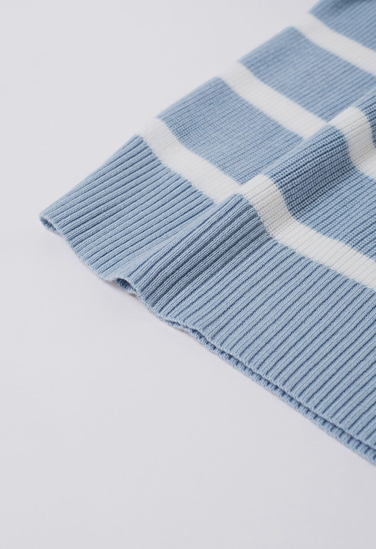 Versatile Round Neck Striped Knit Sweater in Blue