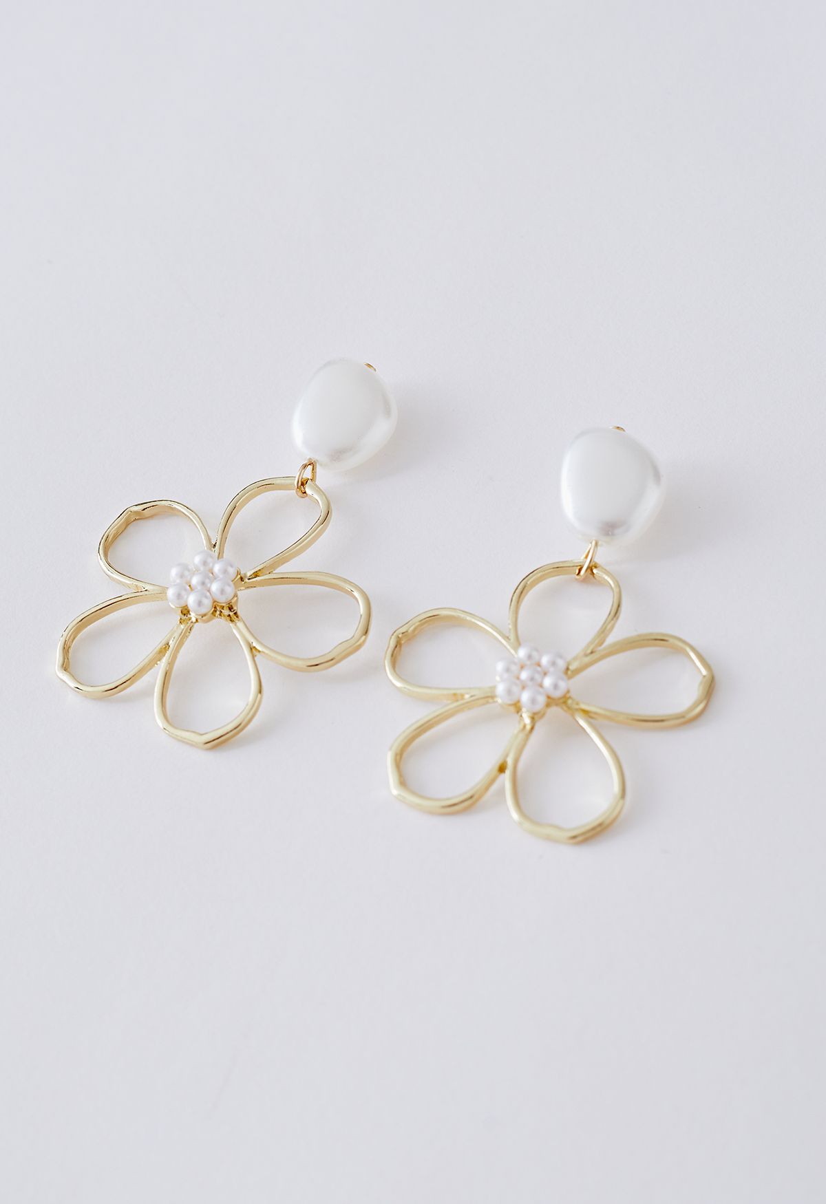 Pearly Hollow Out Floral Earrings - Retro, Indie and Unique Fashion