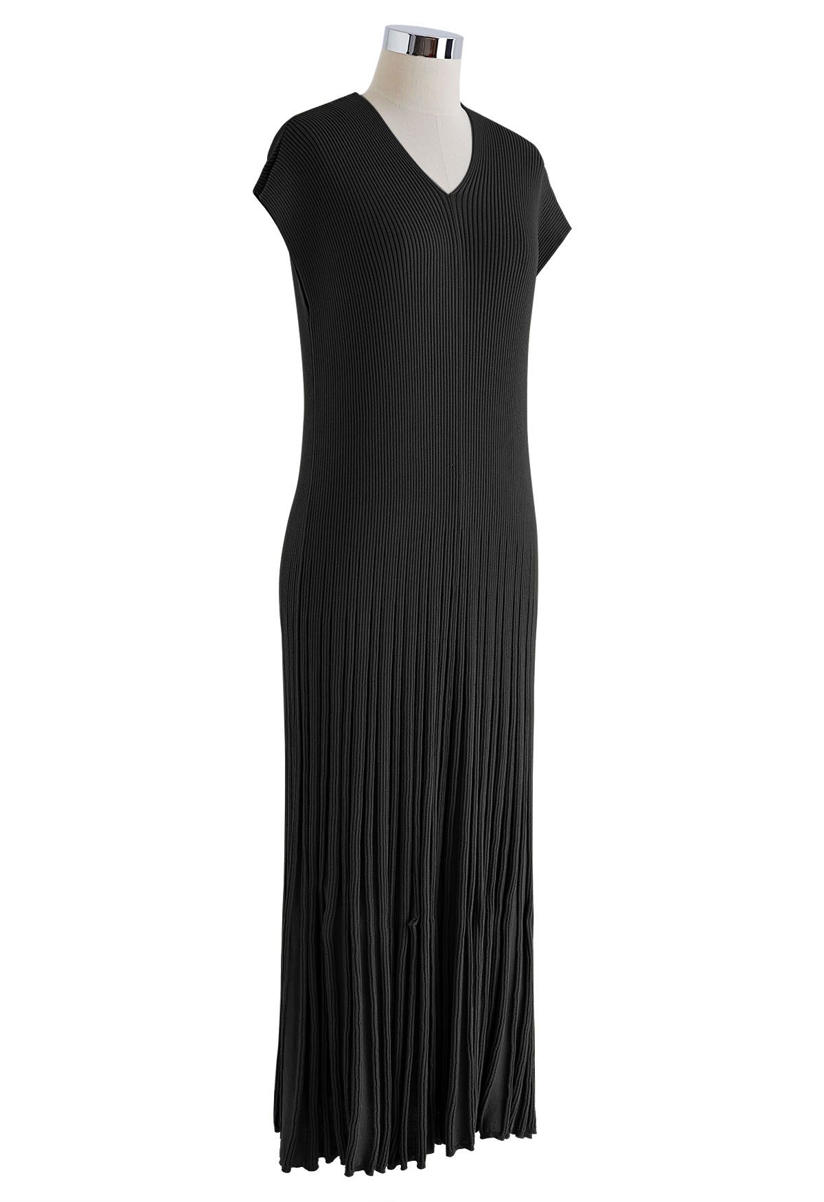 V-Neck Short-Sleeve Pleated Knit Dress in Black