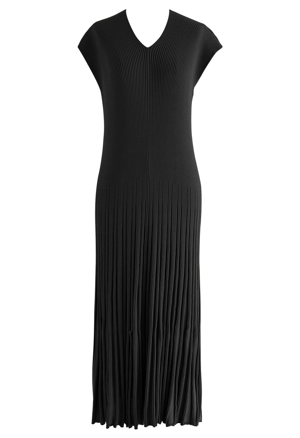 V-Neck Short-Sleeve Pleated Knit Dress in Black