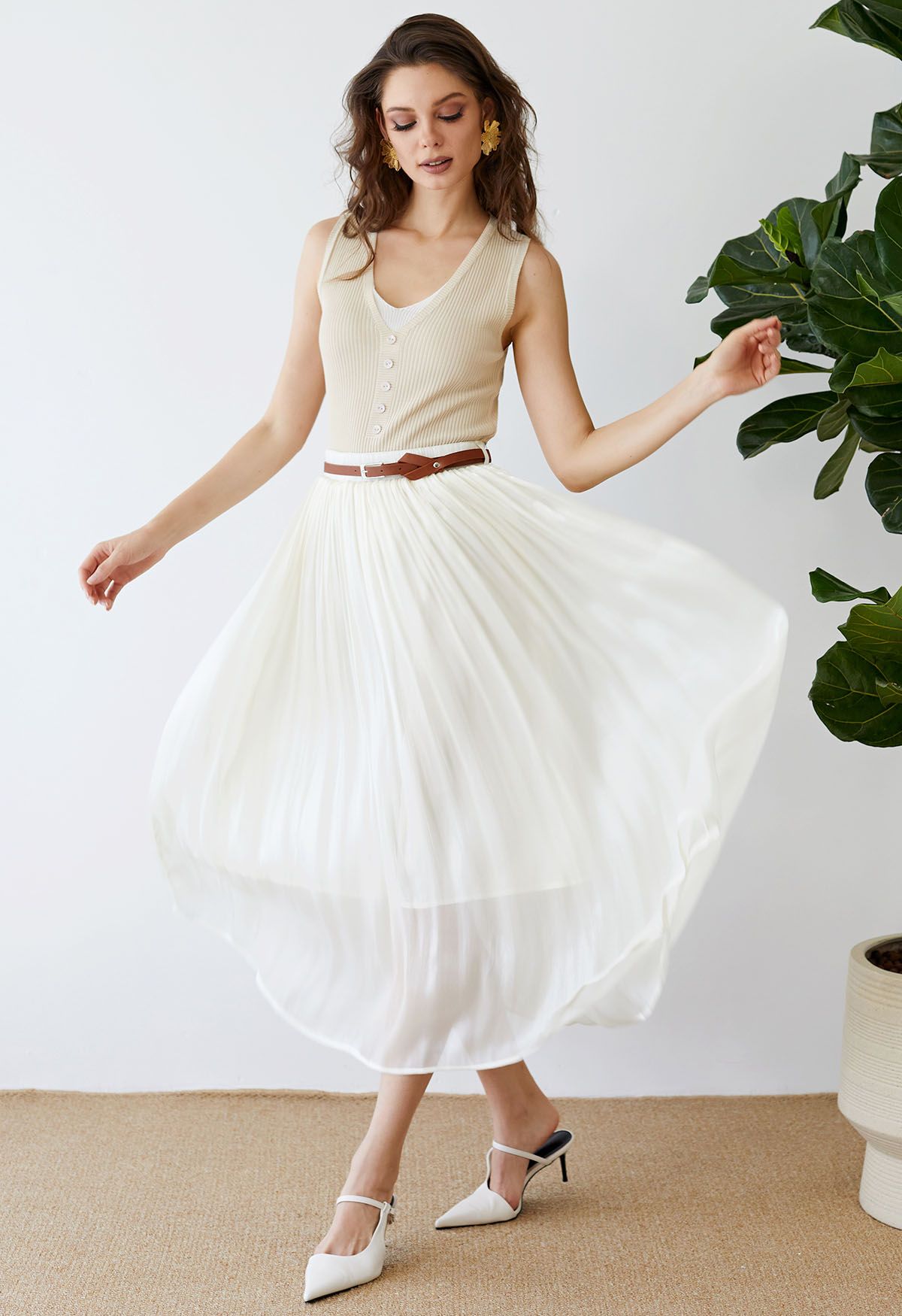 Shimmery Pleated Belt Maxi Skirt in Cream