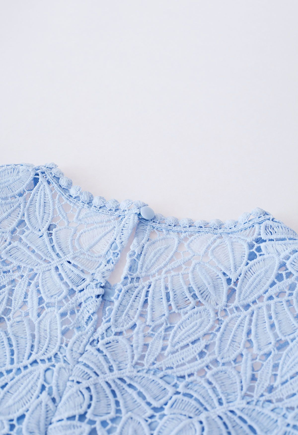 Leaf Cutwork Crochet Puff Sleeve Top in Blue