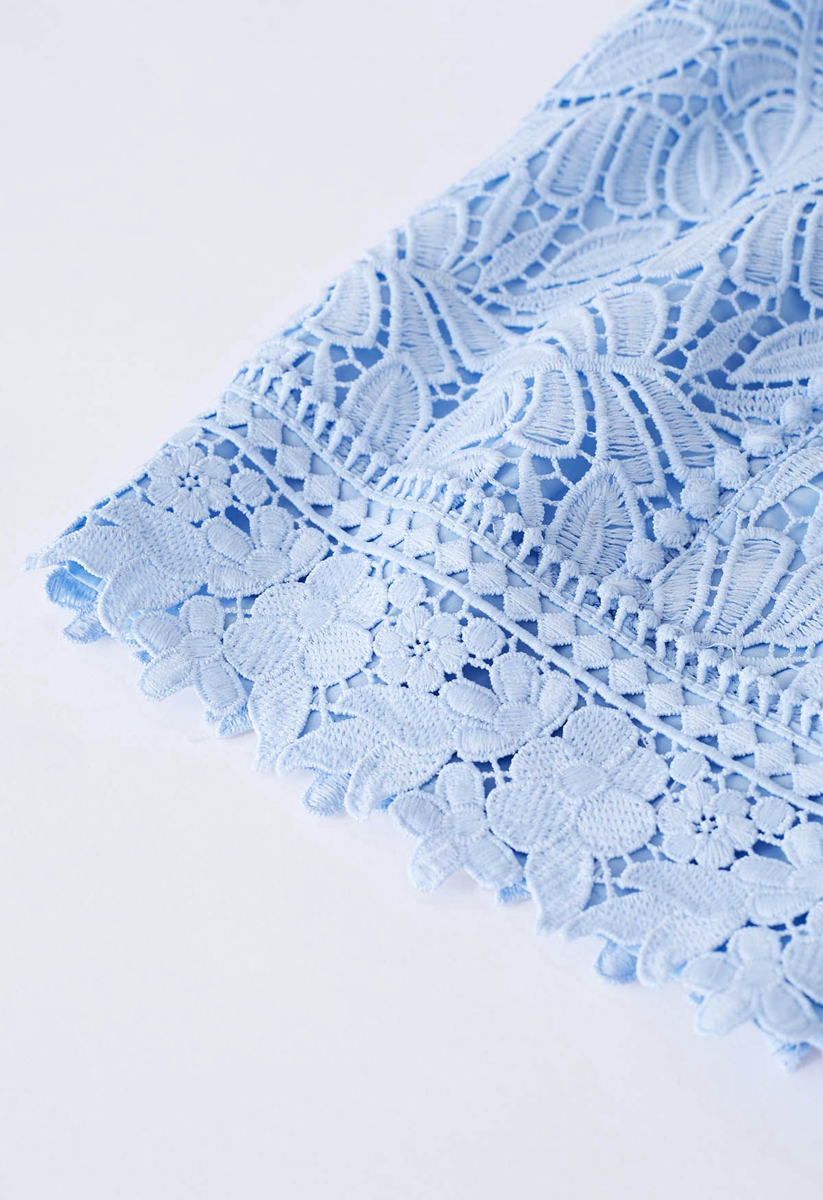 Leaf Cutwork Crochet Puff Sleeve Top in Blue