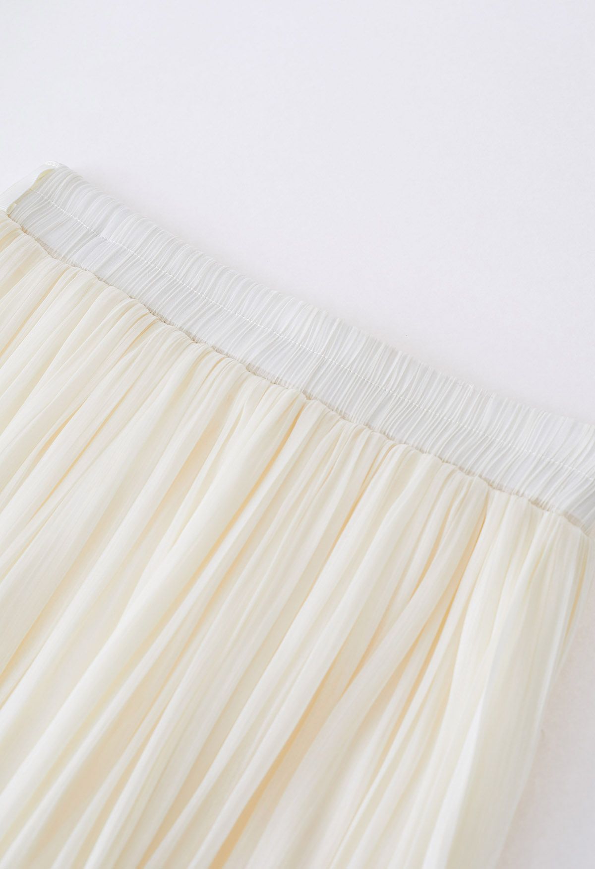 Shimmery Pleated Belt Maxi Skirt in Cream