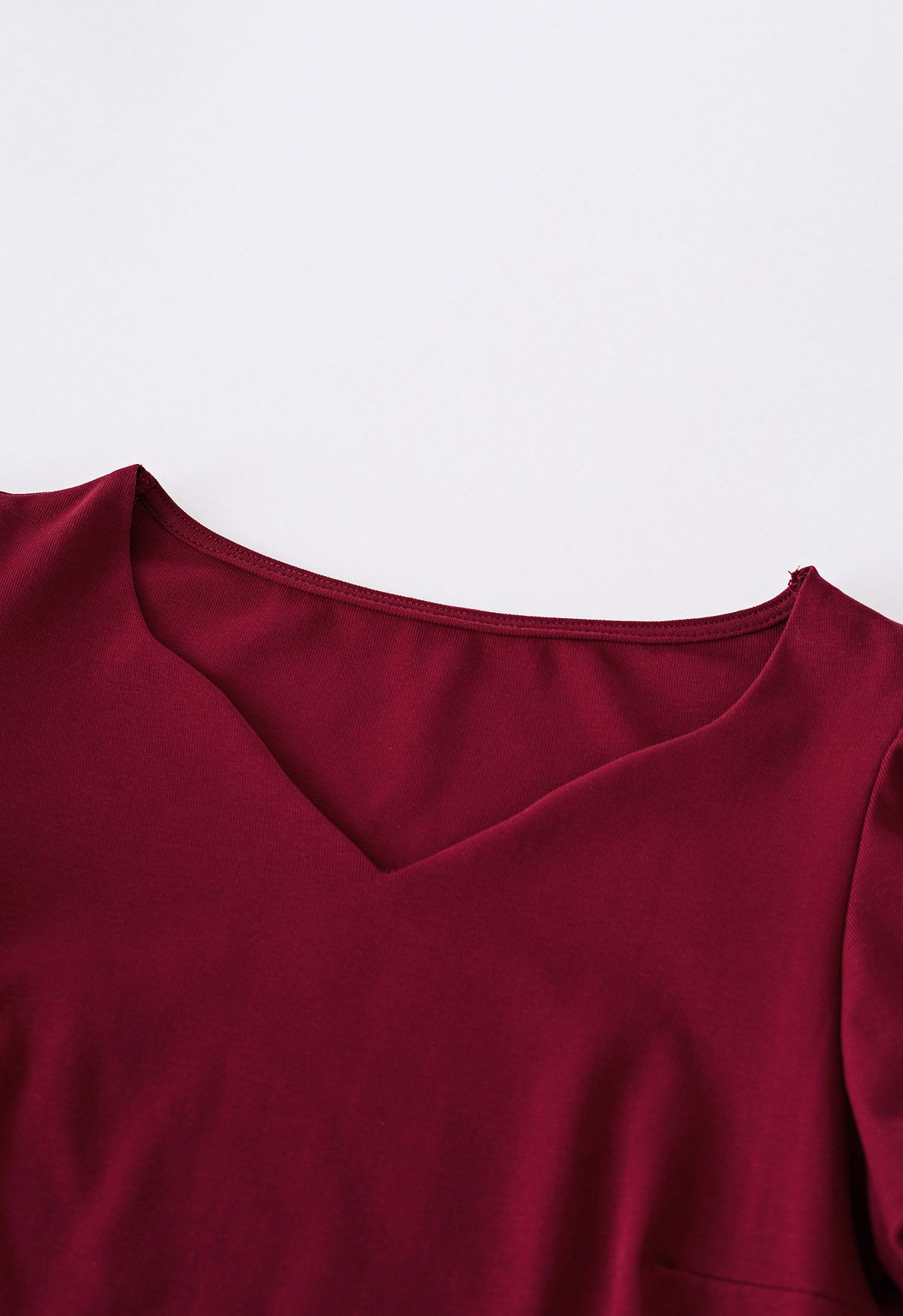 Wavy Neckline Short Bubble Sleeve Top in Red