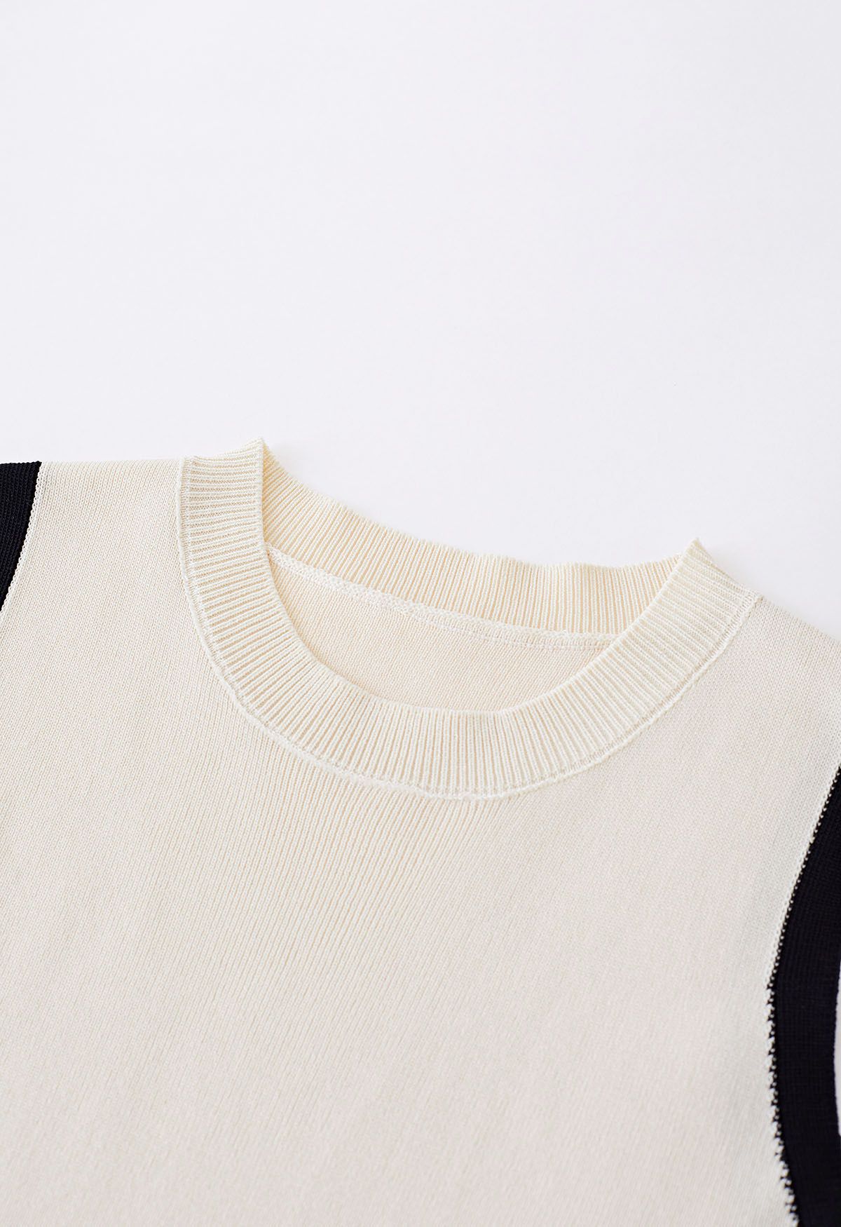 Contrast Details Knit Tank Top in Ivory