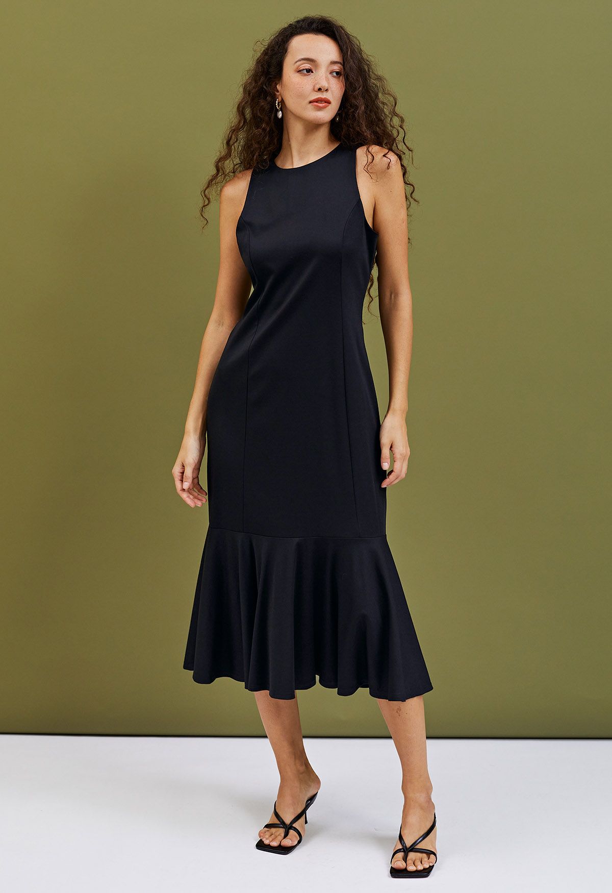 Solid Black Sleeveless Frilling Dress