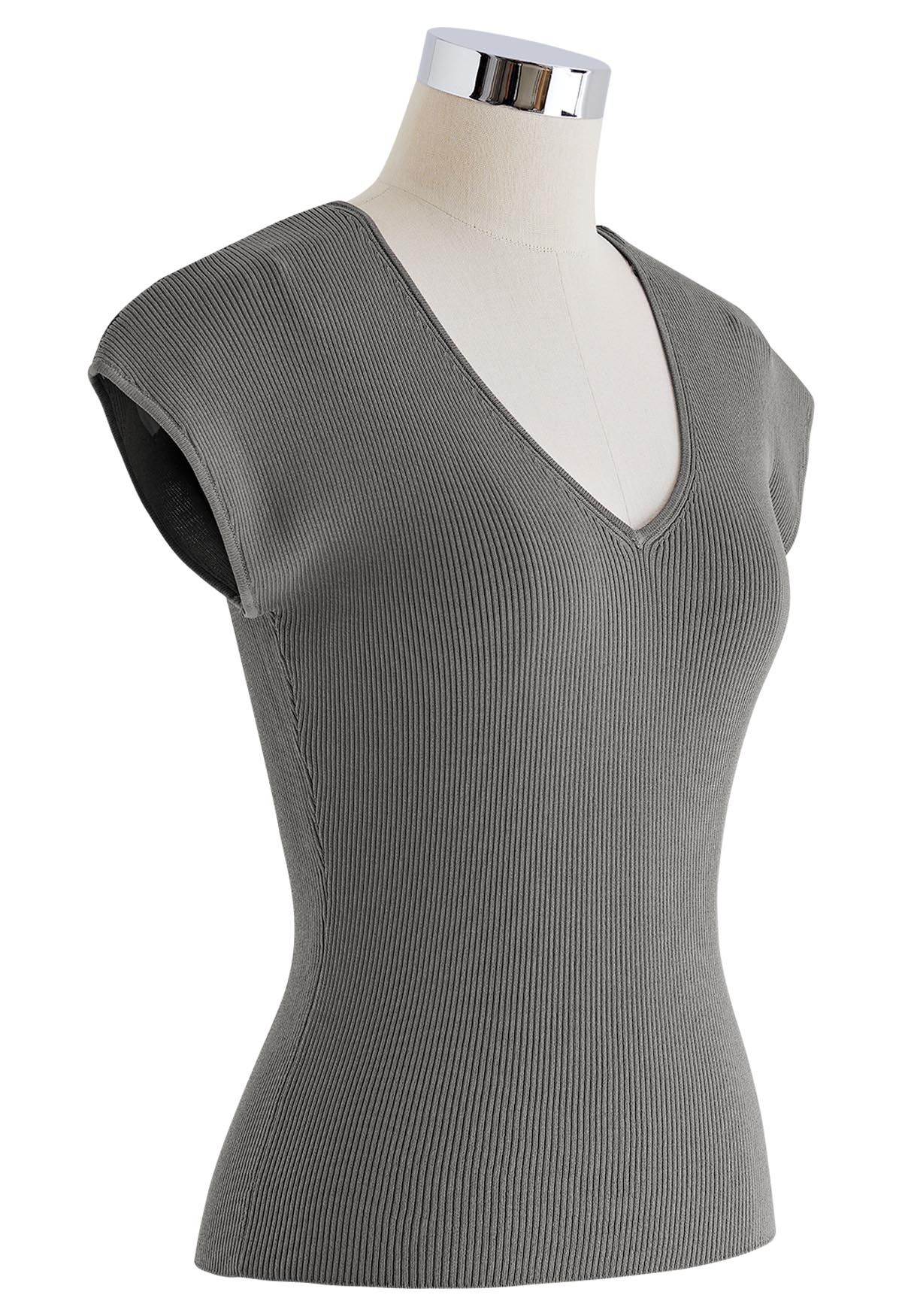 V-Neck Fitted Rib Knit Top in Smoke