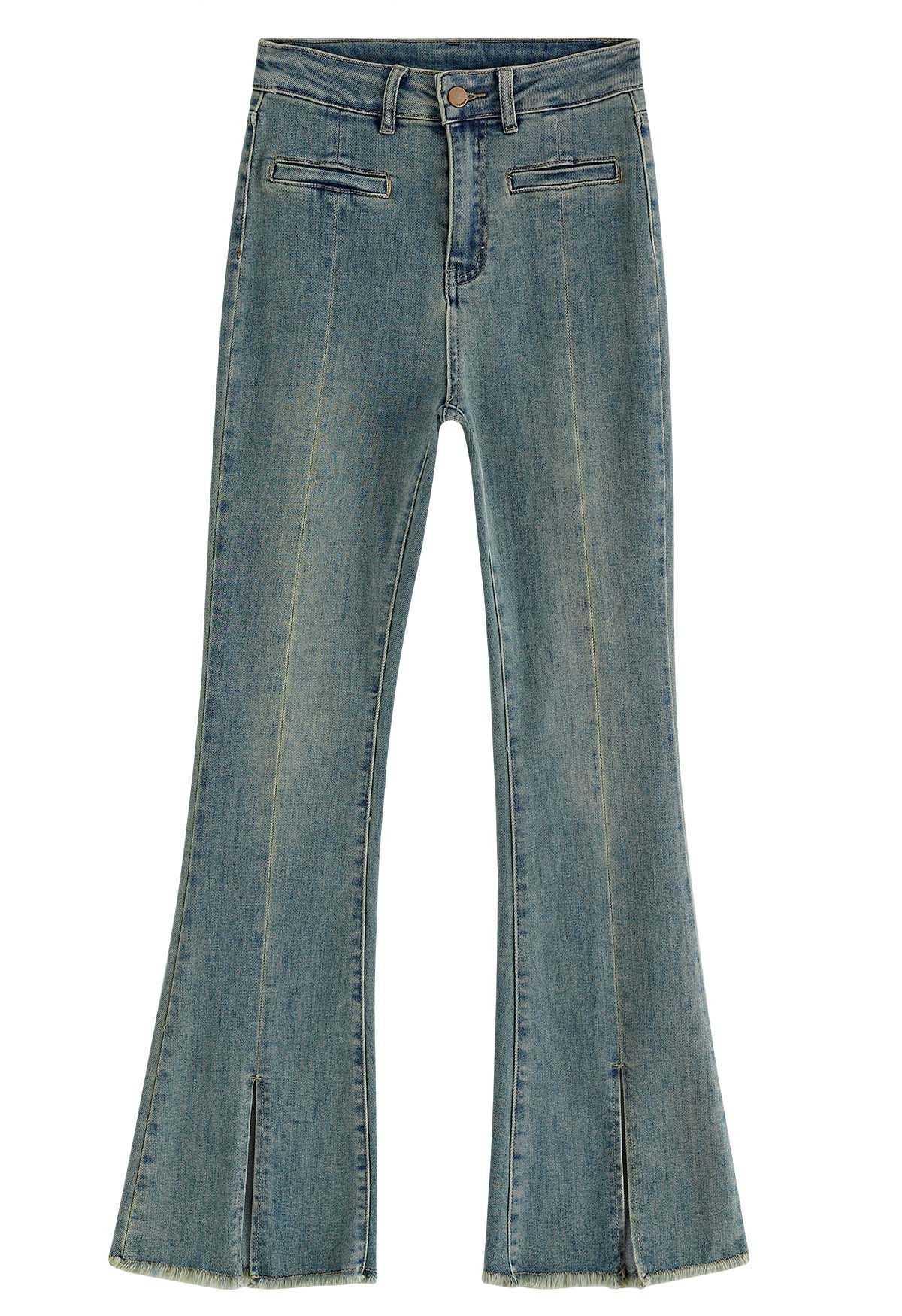 These unique frayed hem jeans are such a must-have style for any