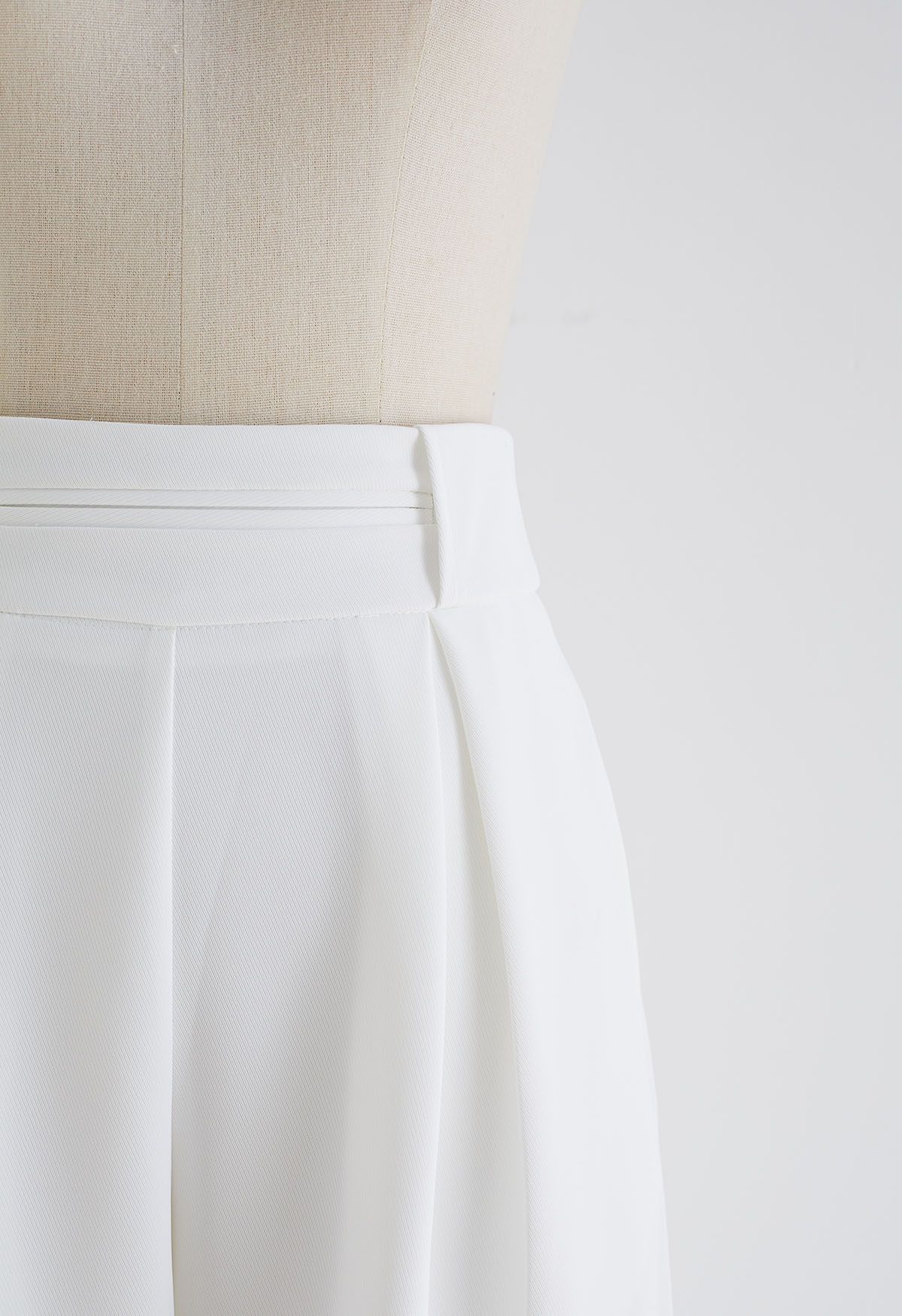 Side Pockets Pleated Wide-Leg Pants in White