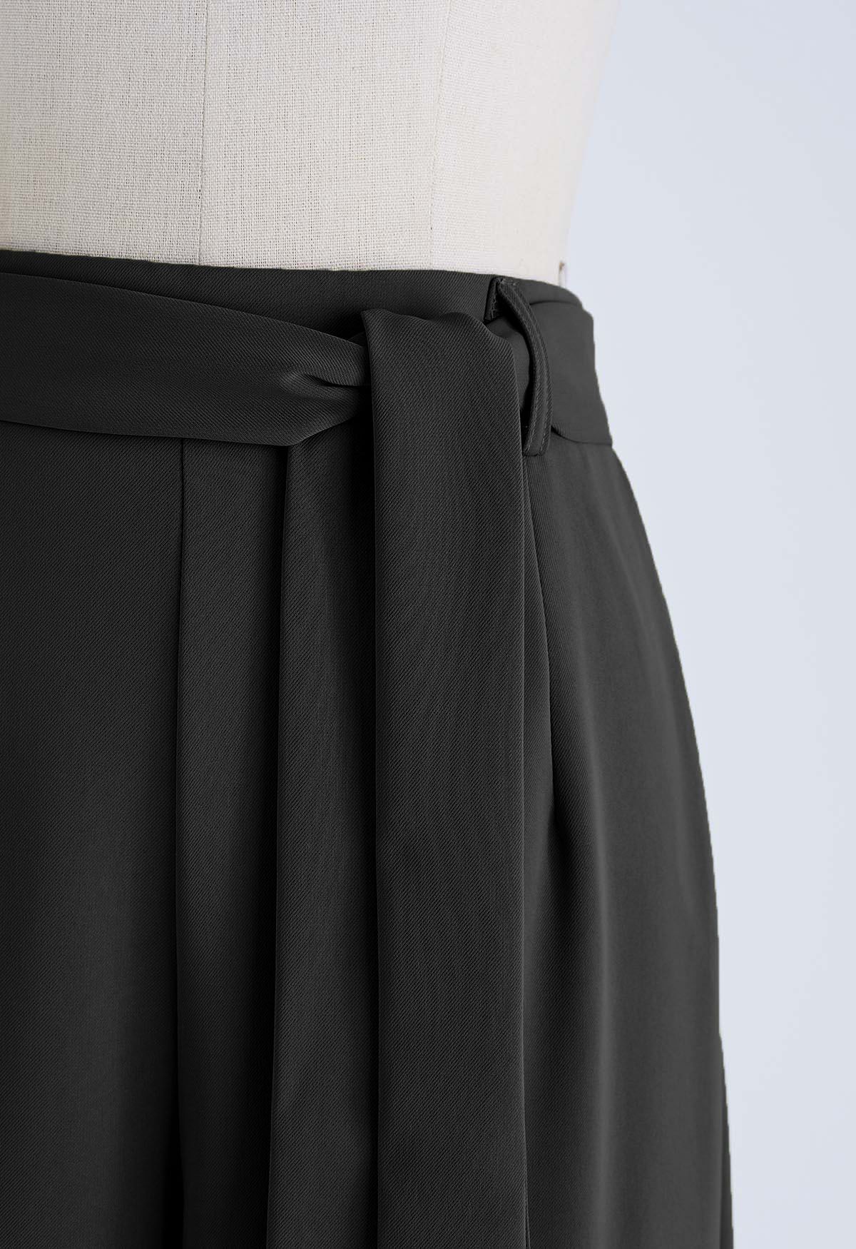 Side-Zip Belted Straight-Leg Pants in Black