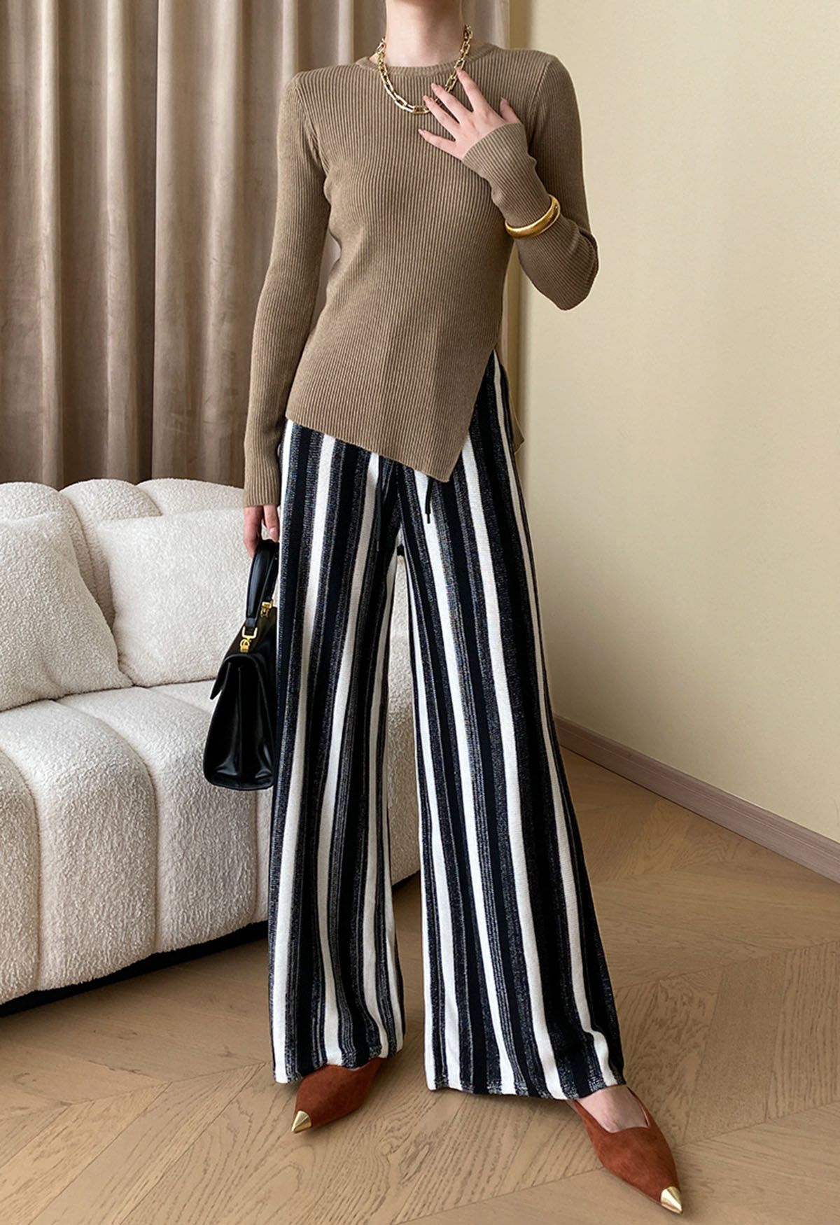 Stripe Pattern Straight-Leg Knit Pants in Black