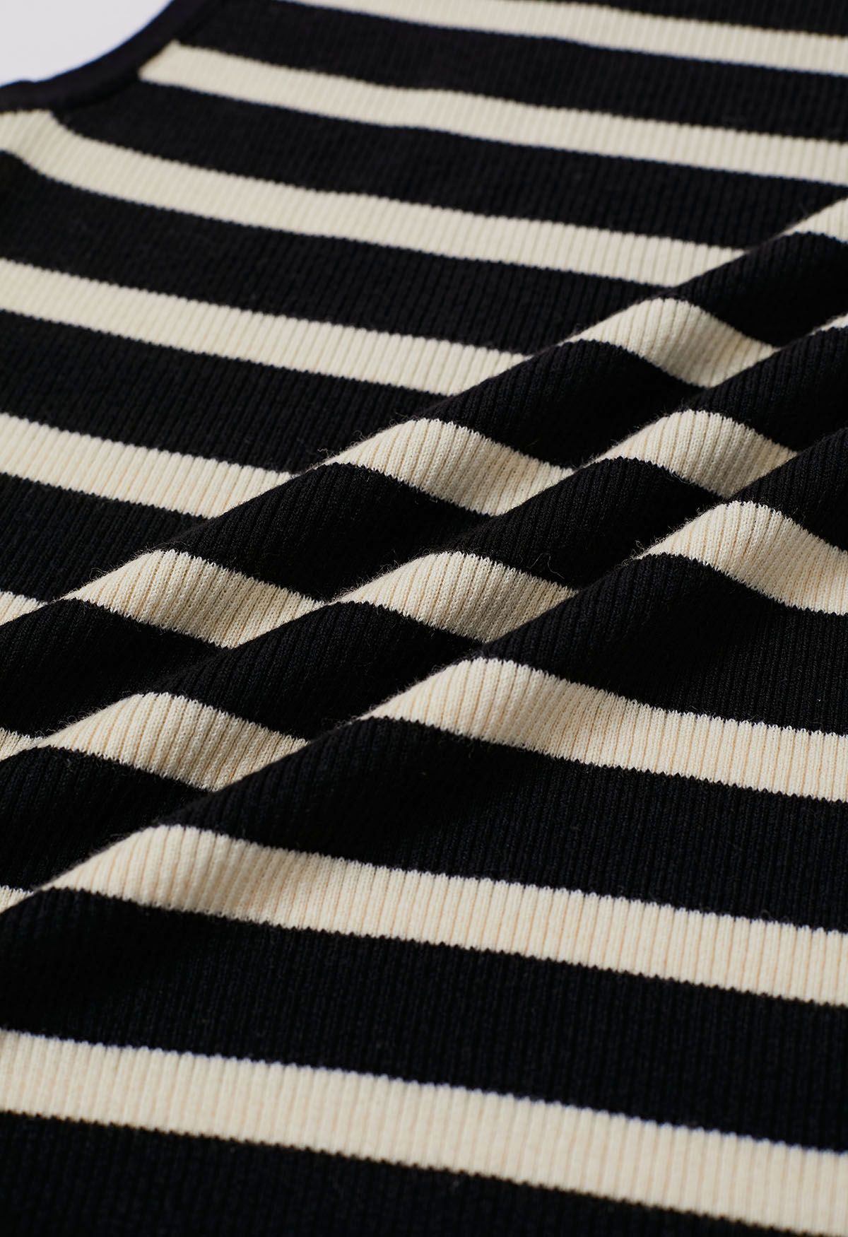 Contrast Stripe Sleeveless Knit Top in Black