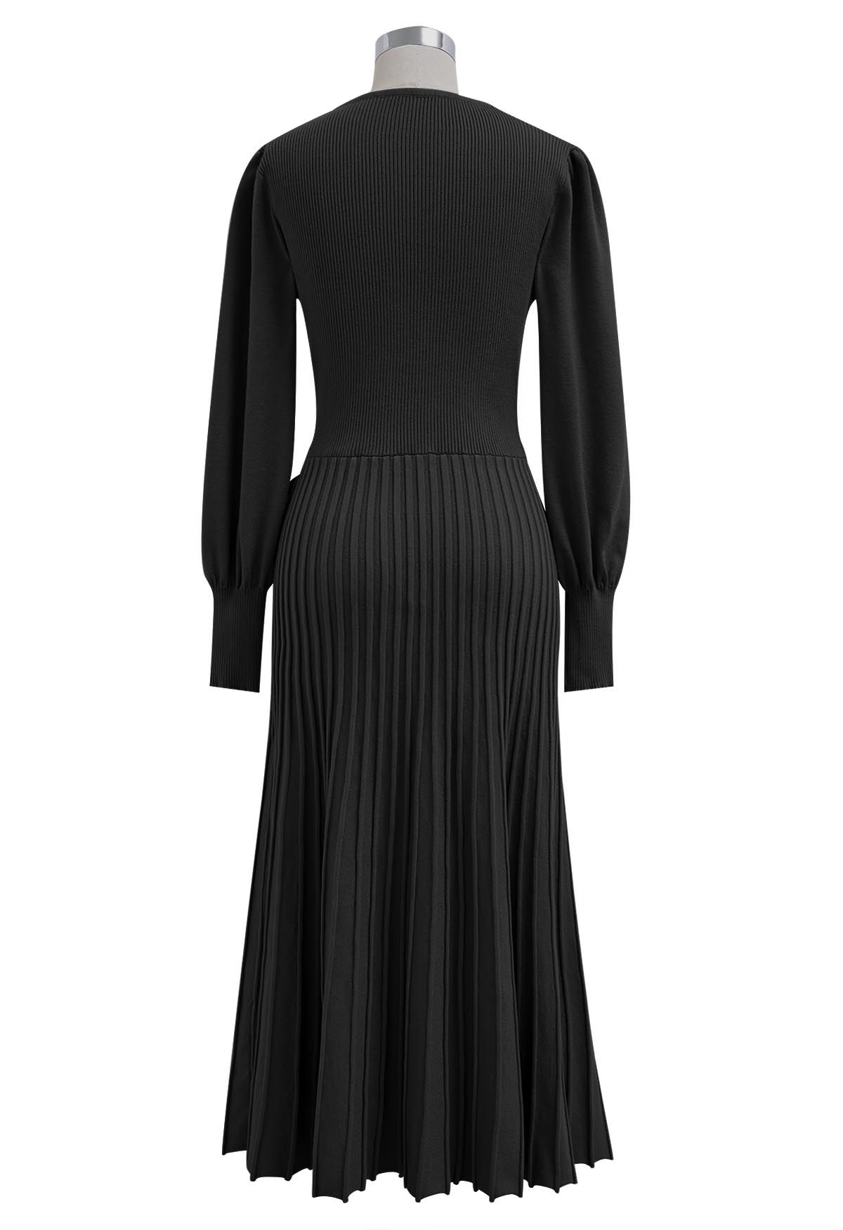 Captivating V-Neck Tie Waist Pleated Knit Dress in Black