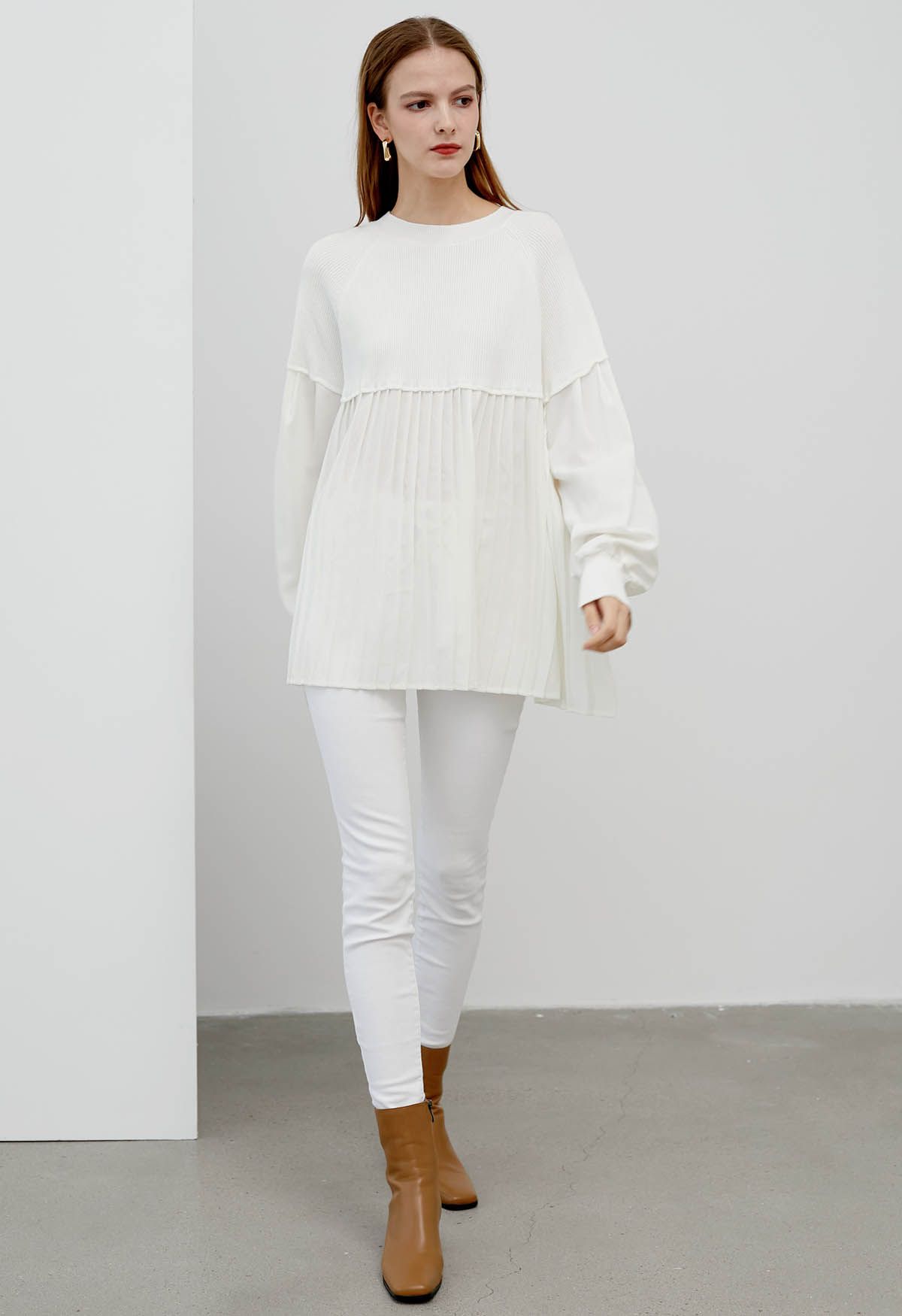 Effortlessly Elegant Knit Spliced Pleated Tunic Top in White