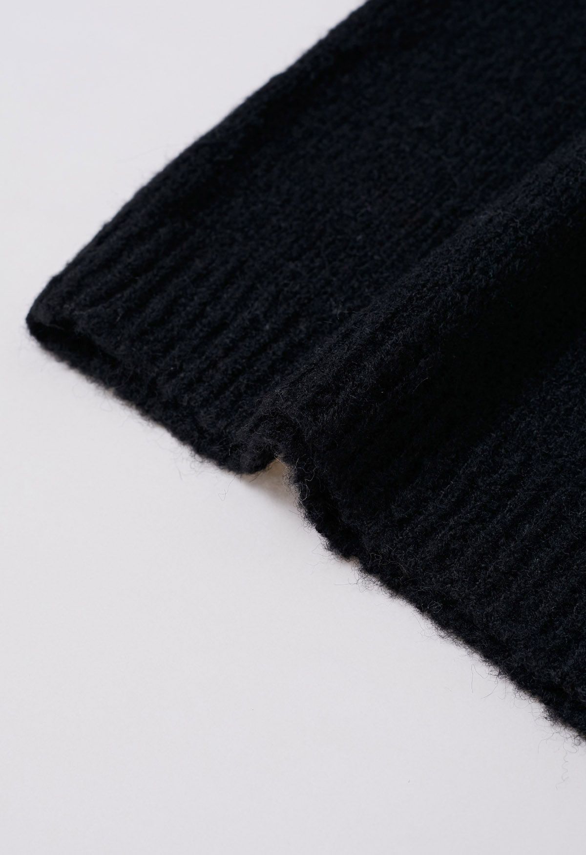 Newleaf Pattern Fuzzy Knit Sweater in Black