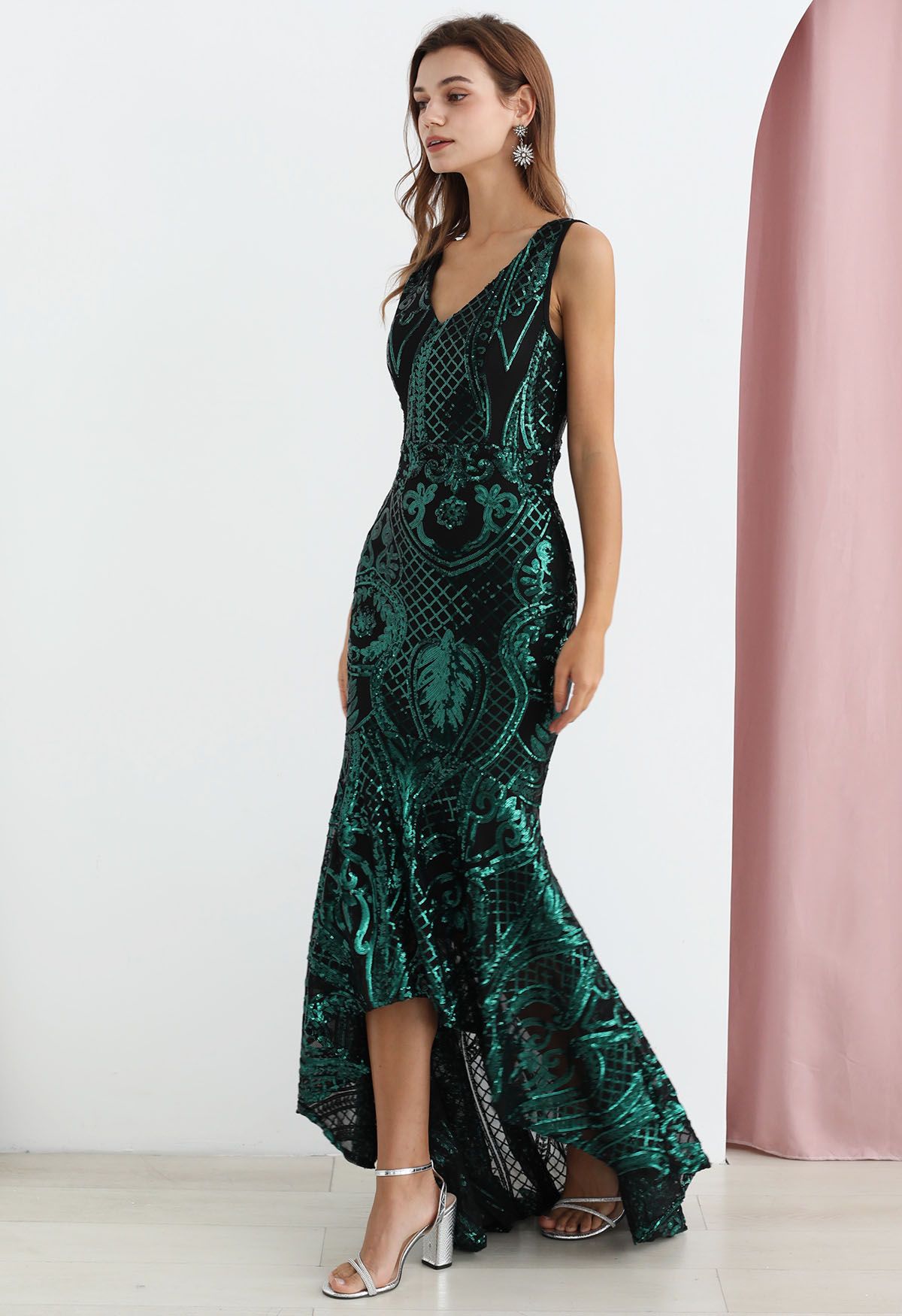 V-Neck Sequined Sleeveless Mermaid Gown in Dark Green