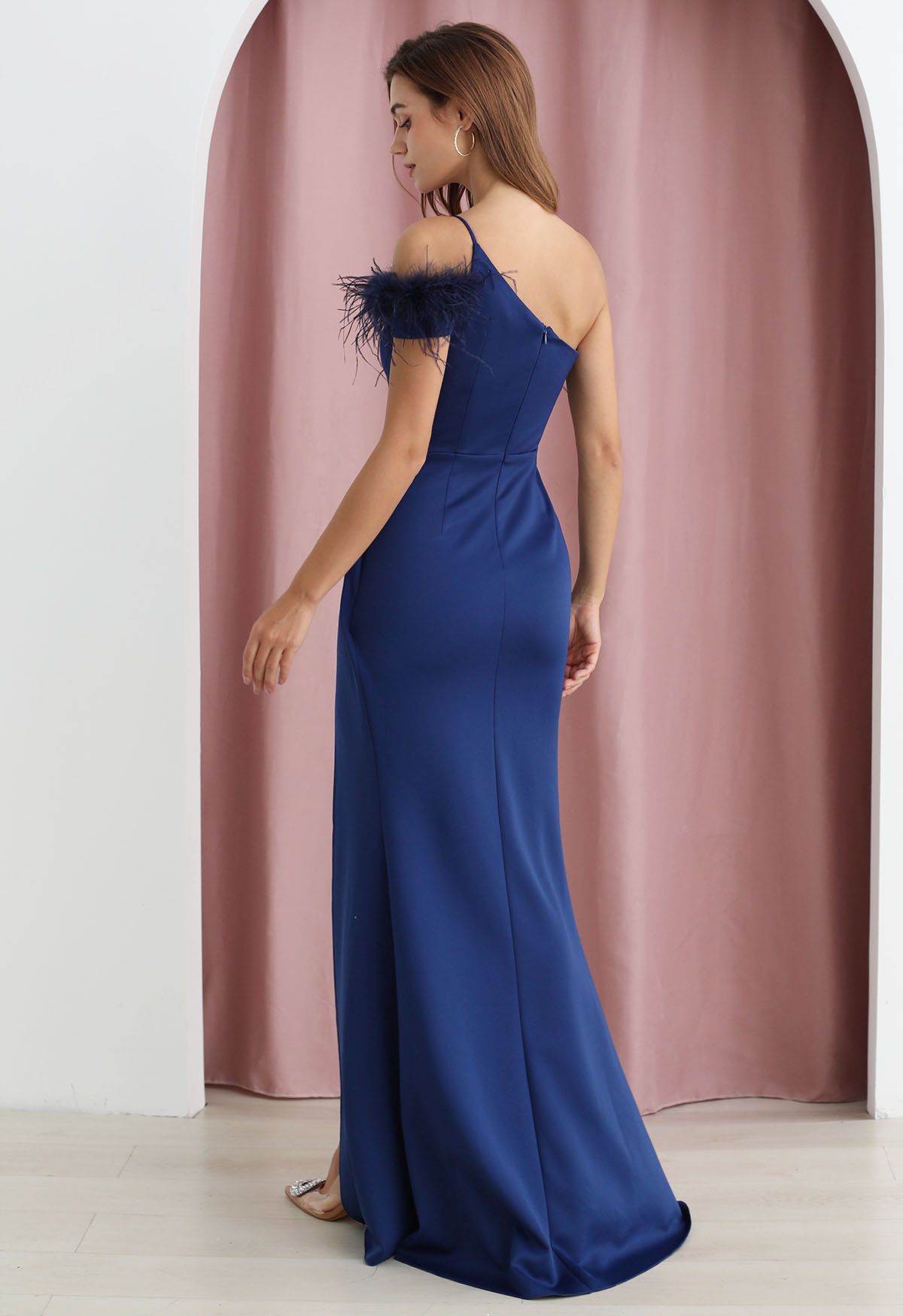 Feather Trim One-Shoulder Slit Mermaid Gown in Navy