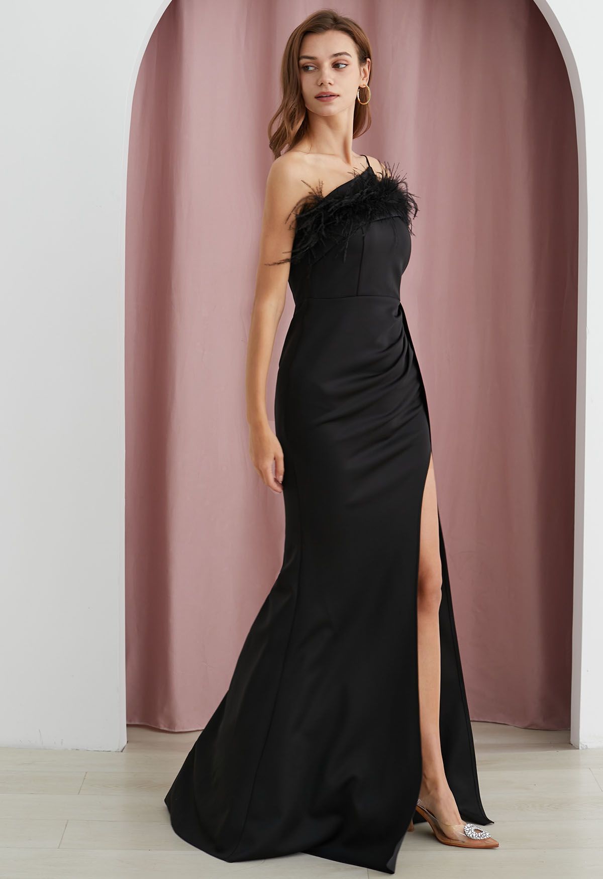 Feather Trim One-Shoulder Slit Mermaid Gown in Black