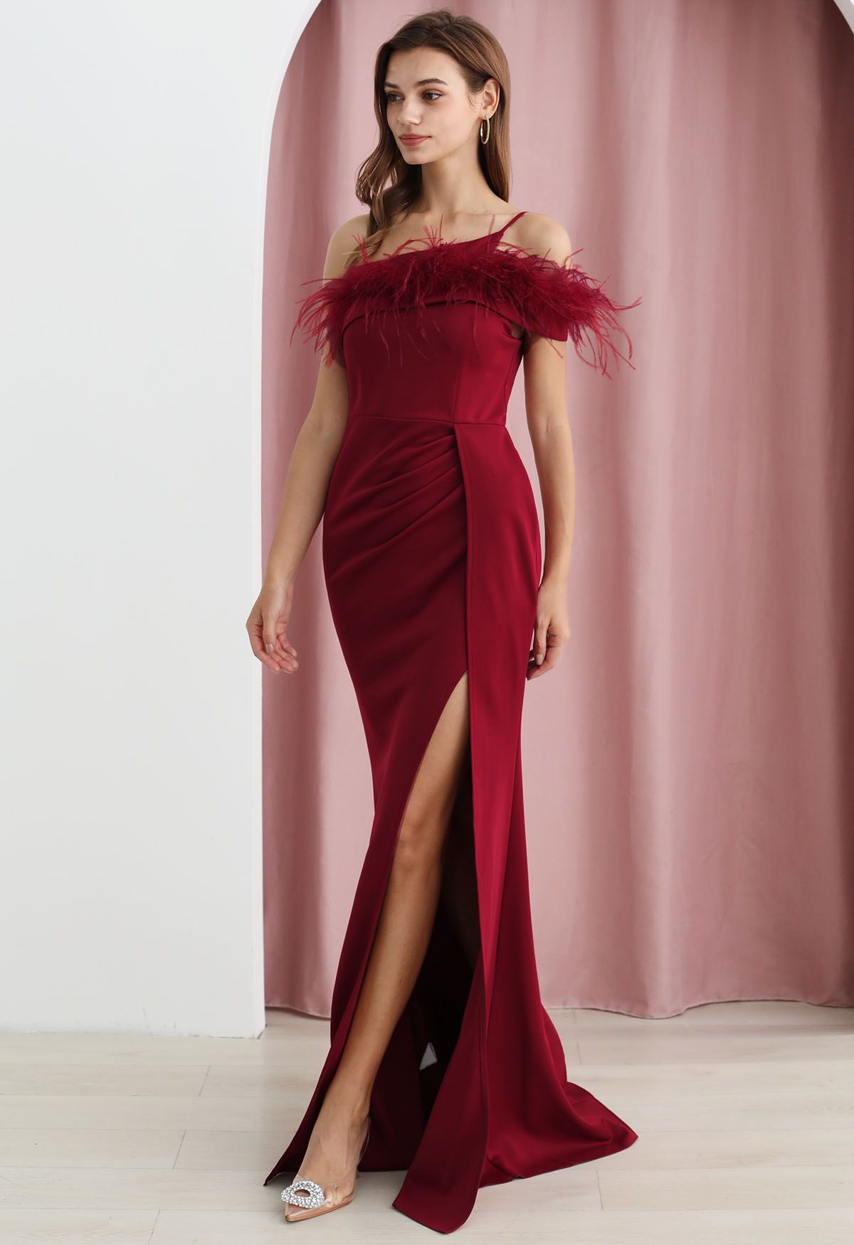 Feather Trim One-Shoulder Slit Mermaid Gown in Red