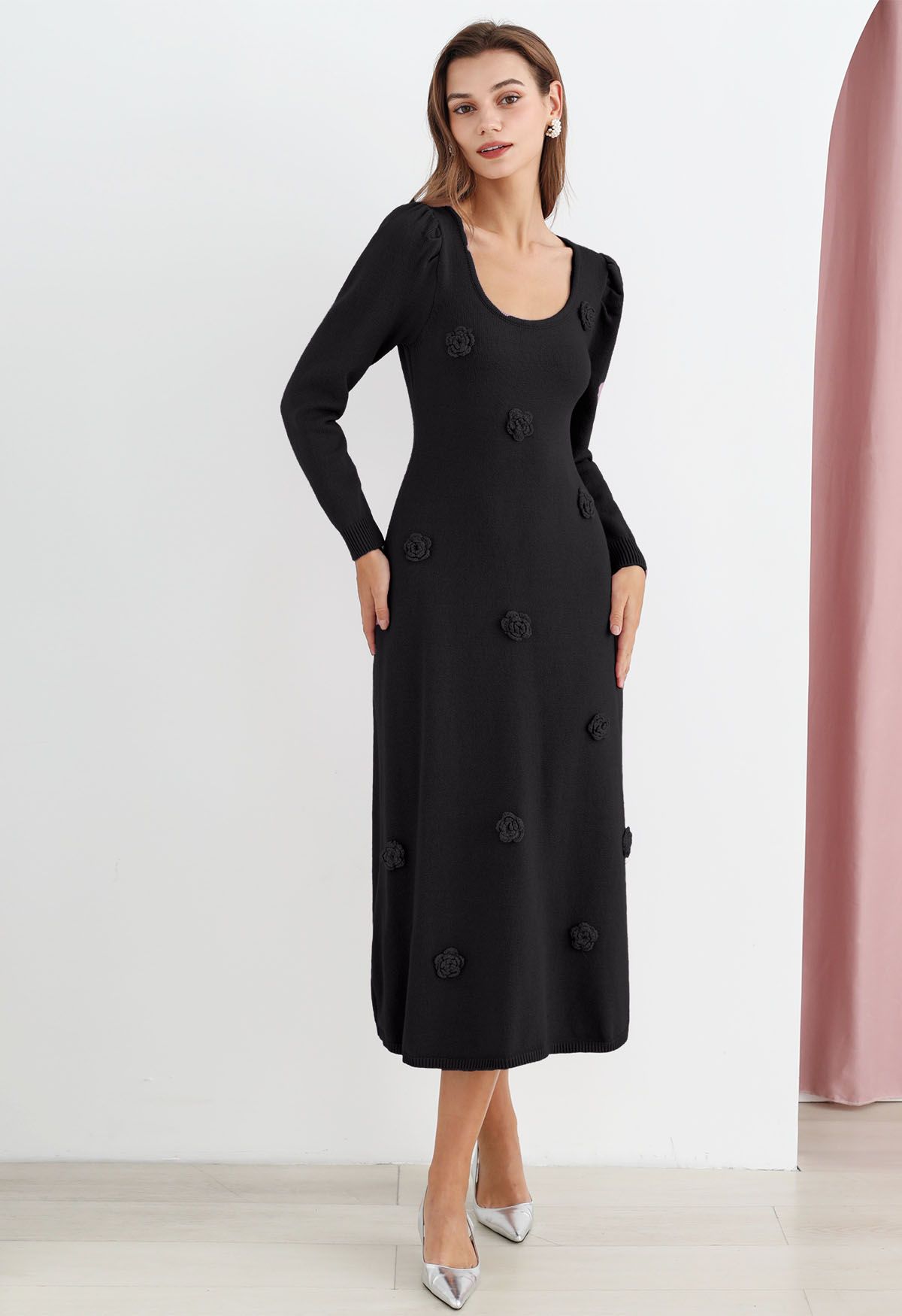 Scoop Neck Stitch Flower Knit Dress in Black