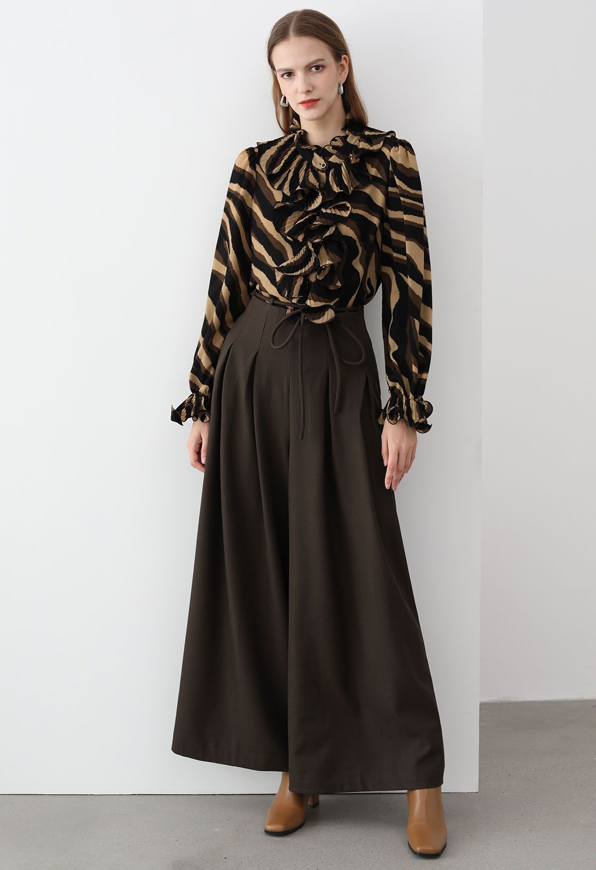 Trendy Tie-Waist Pleated Wide-Leg Pants in Brown