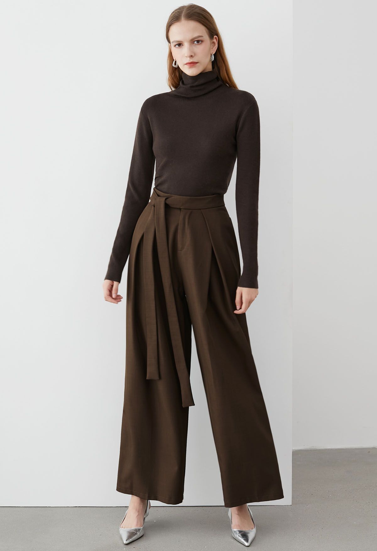 Fixed Belted Side Pockets Straight-Leg Pants in Brown