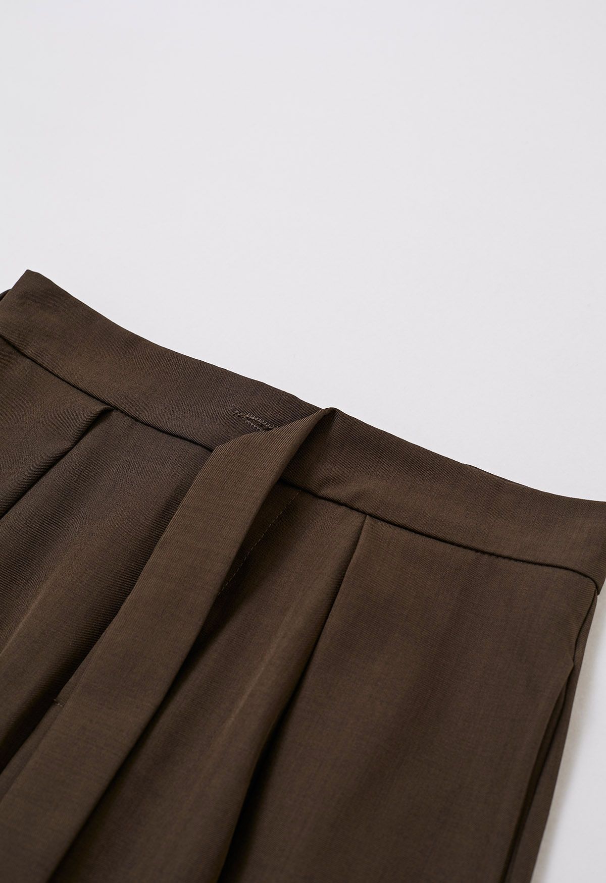 Fixed Belted Side Pockets Straight-Leg Pants in Brown