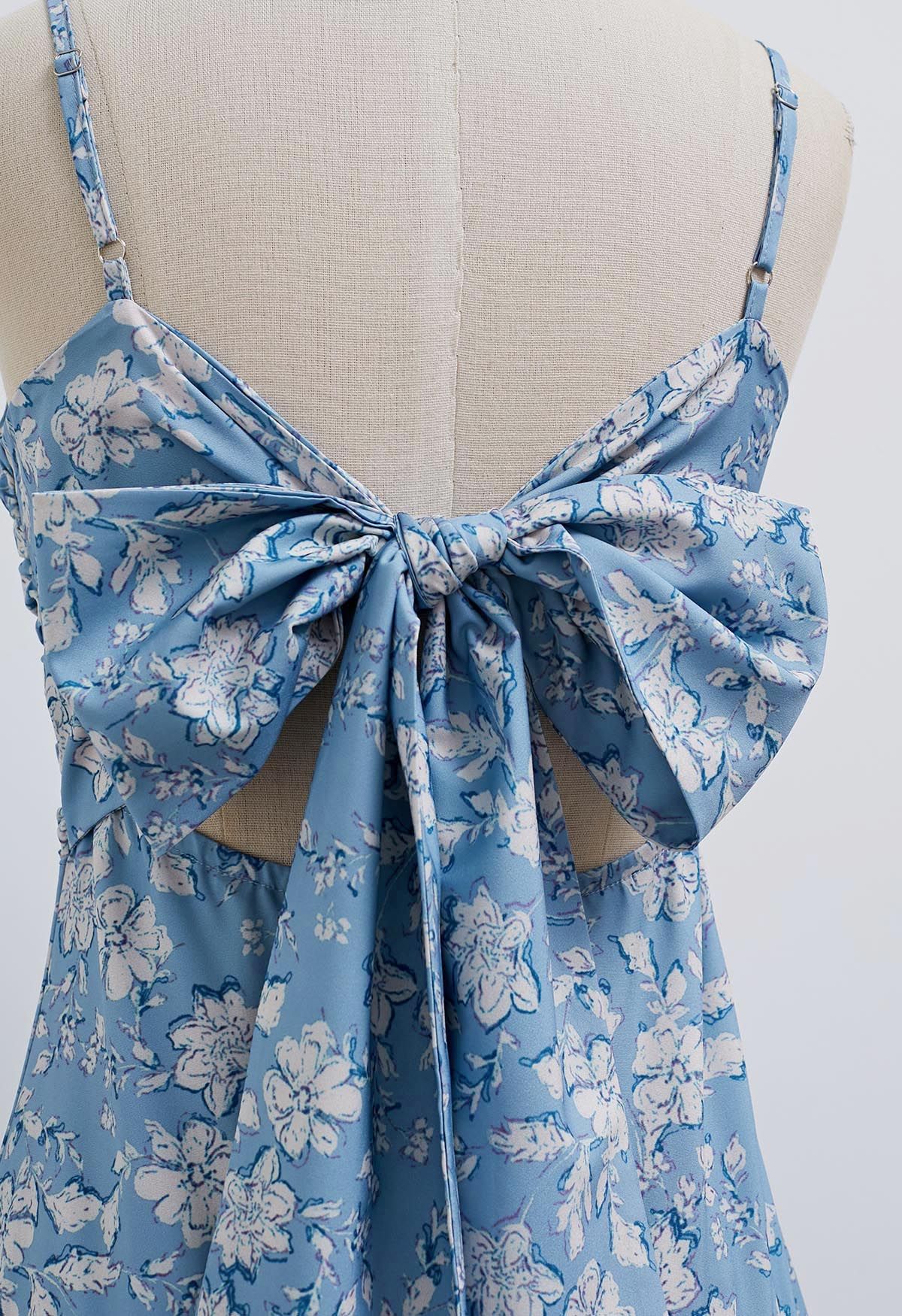 Bowknot Back Floral Print Cami Dress in Blue