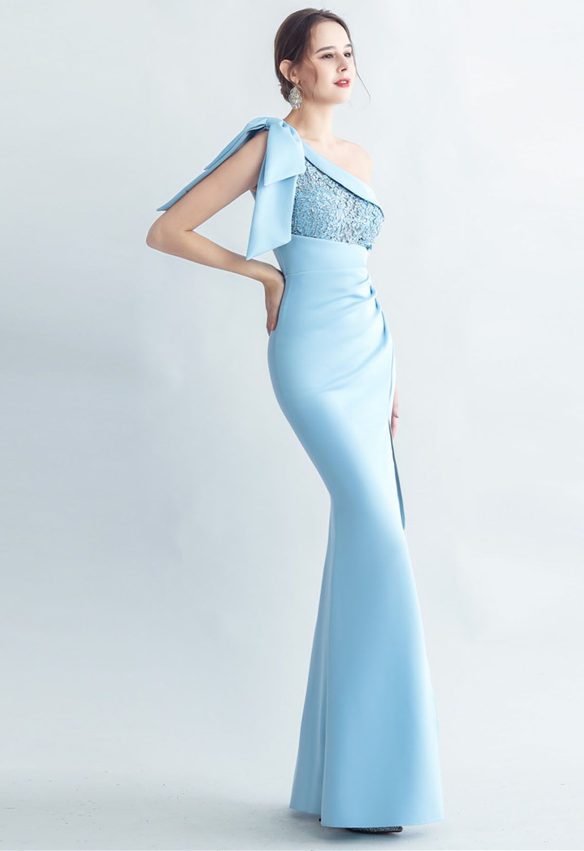 Bowknot One-Shoulder Embroidered Split Gown in Baby Blue