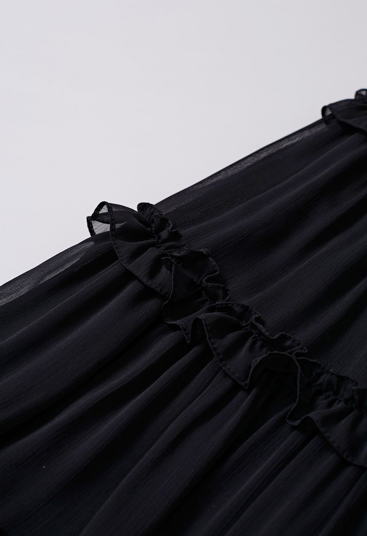 Adorable Ruffle Trim Flare Maxi Skirt in Black