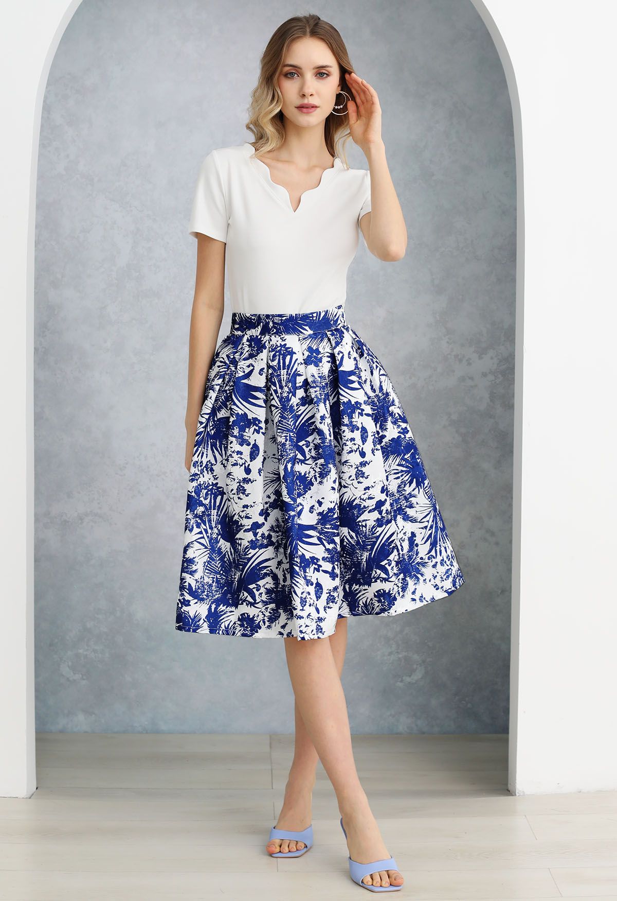 Tropical Groove Jacquard Pleated Midi Skirt in Navy