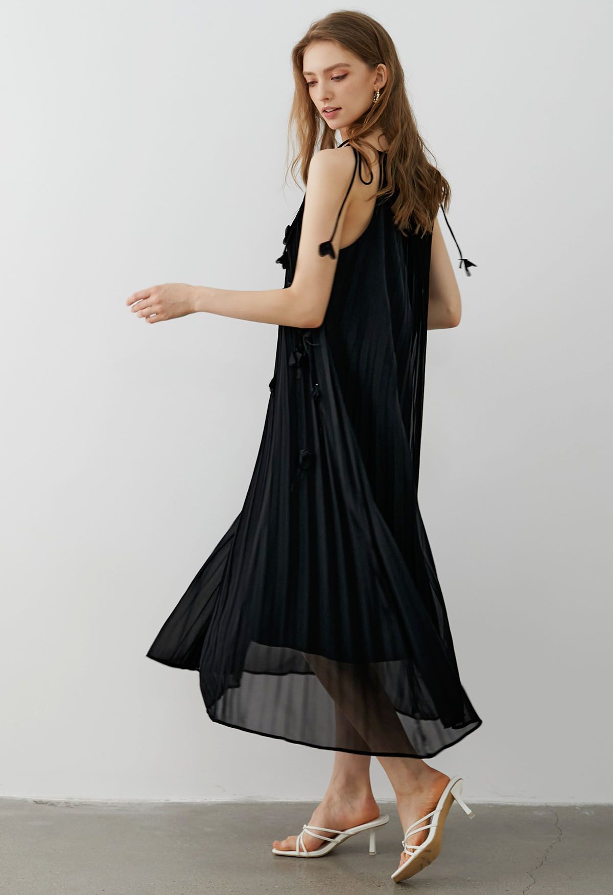 3D Floral Tie Shoulder Chiffon Pleated Dress in Black