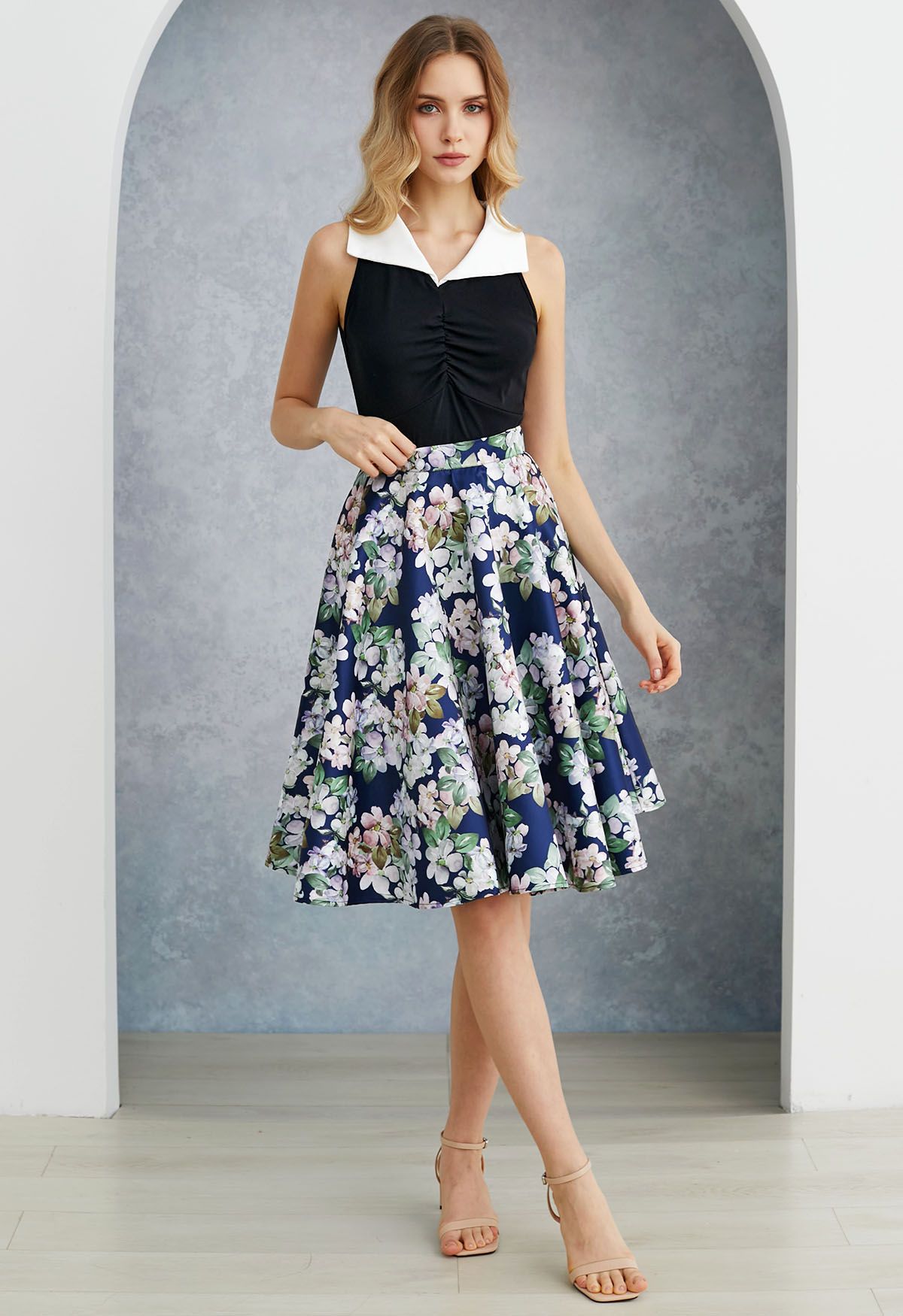 Bright Floral Printed Flare Midi Skirt in Navy