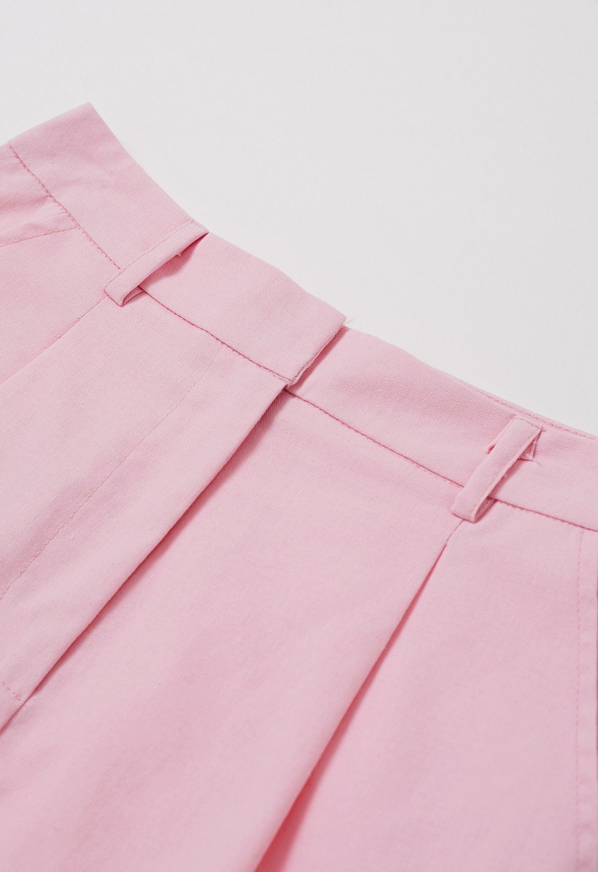 Side Pocket Pleated Linen-Blend Shorts in Pink