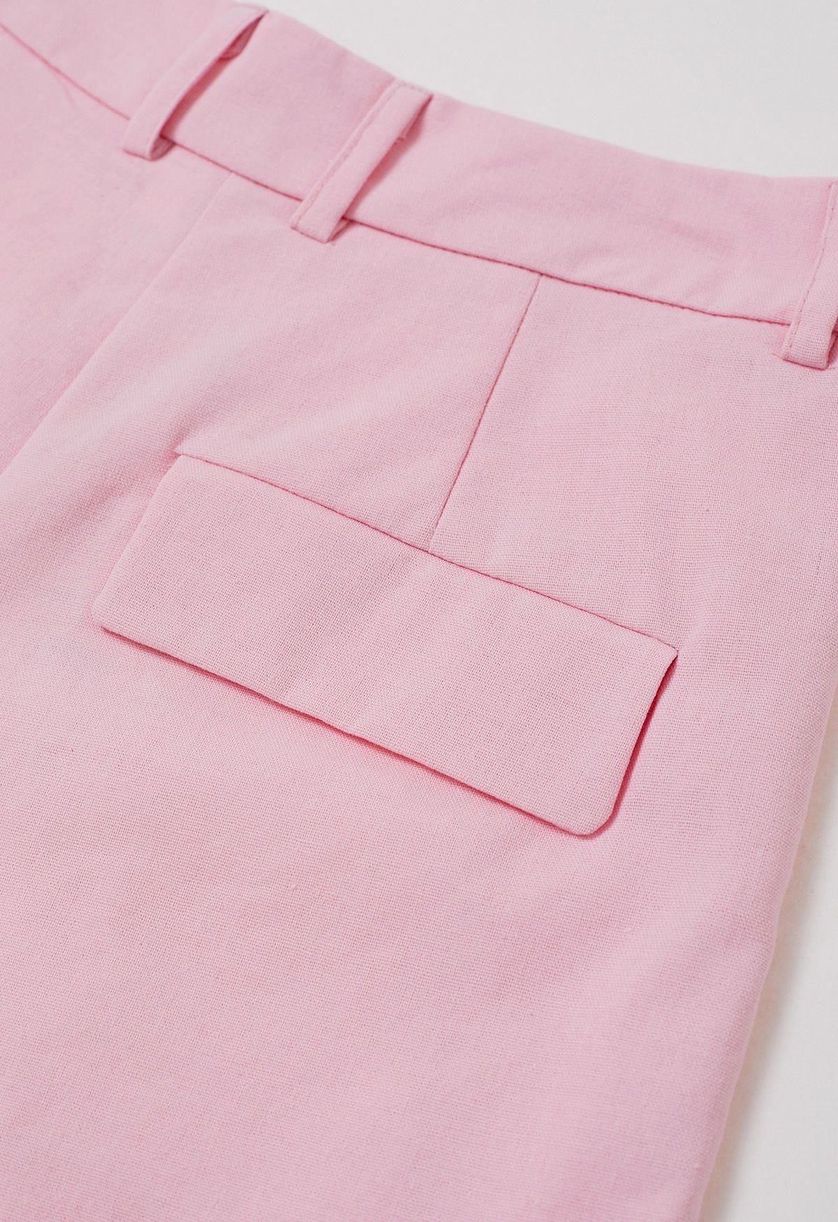 Side Pocket Pleated Linen-Blend Shorts in Pink